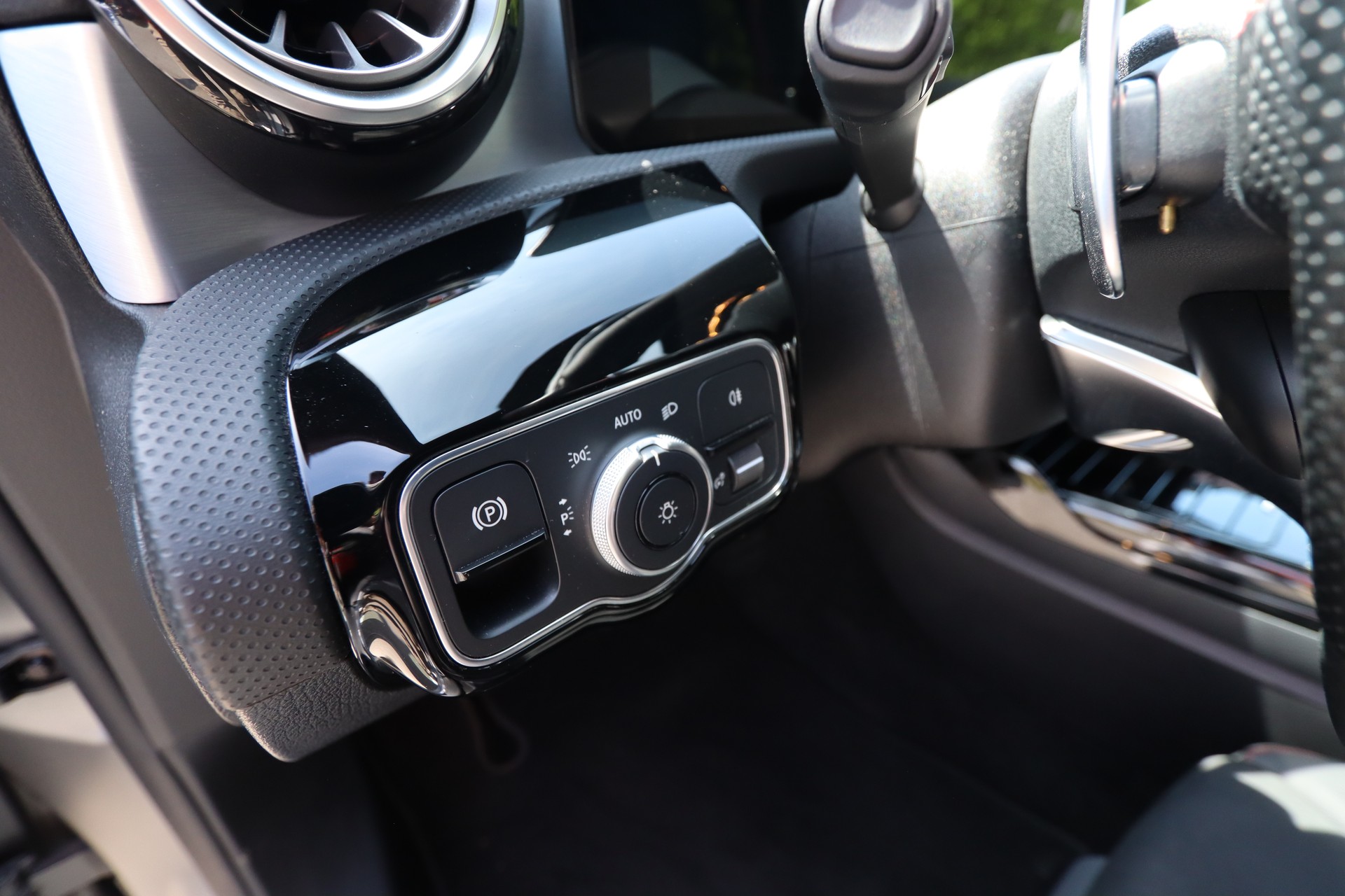MERCEDES-BENZ A 35 AMG 4Matic Speedshift-image-19