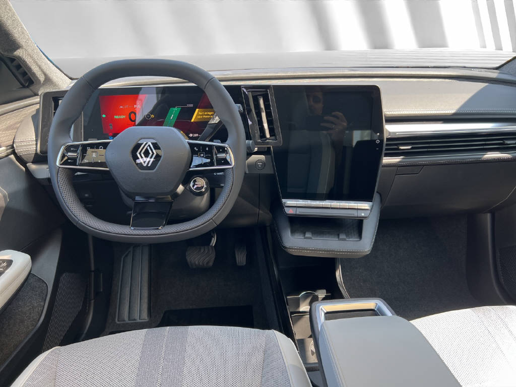 RENAULT Scénic E-Tech iconic-image-4