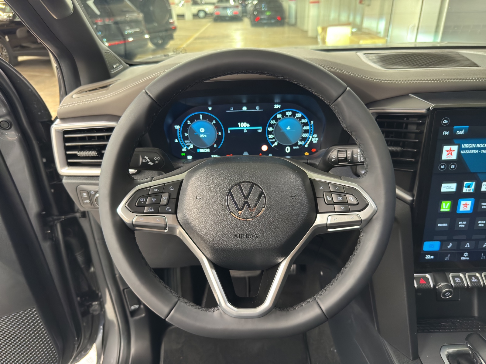 VW Amarok DKab. Pick-up 3.0 TDI 240 Aventura Winter 2 4m-image-15