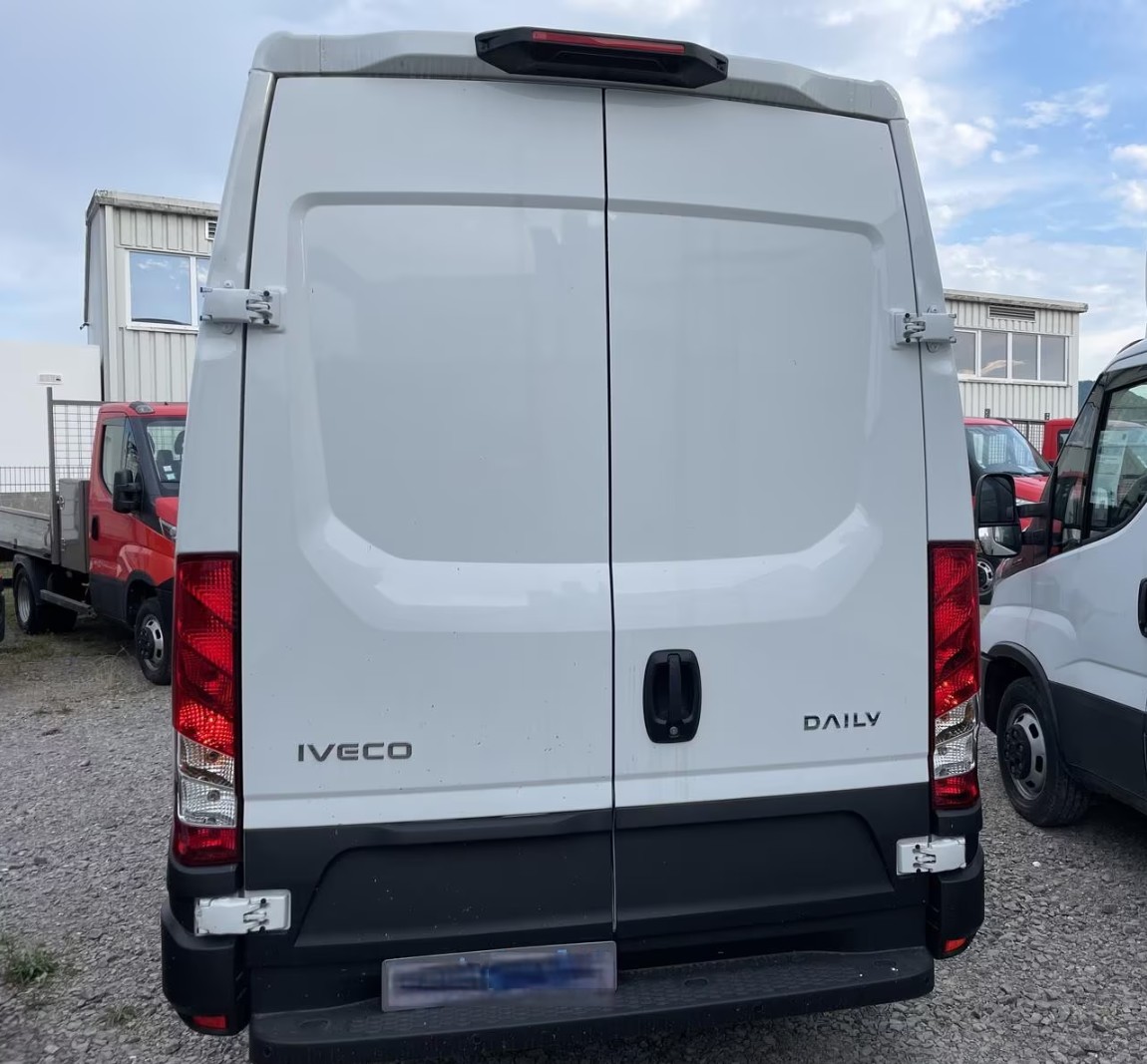 IVECO 35 S 14 D mit AHK-image-1