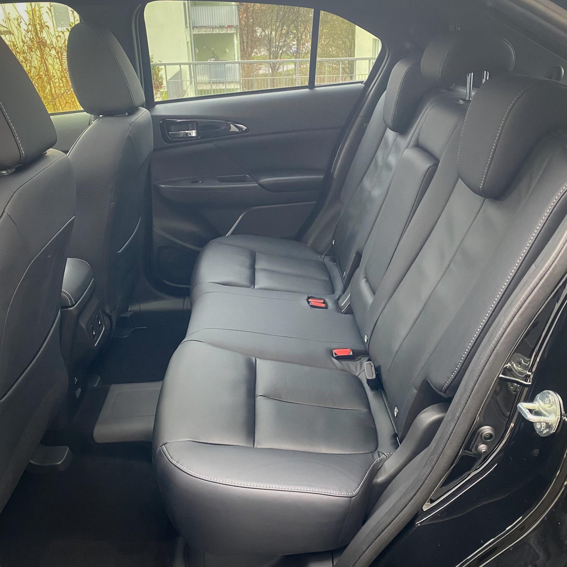 MITSUBISHI Eclipse Cross 2.4 PHEV Instyle+ 4x4-image-14