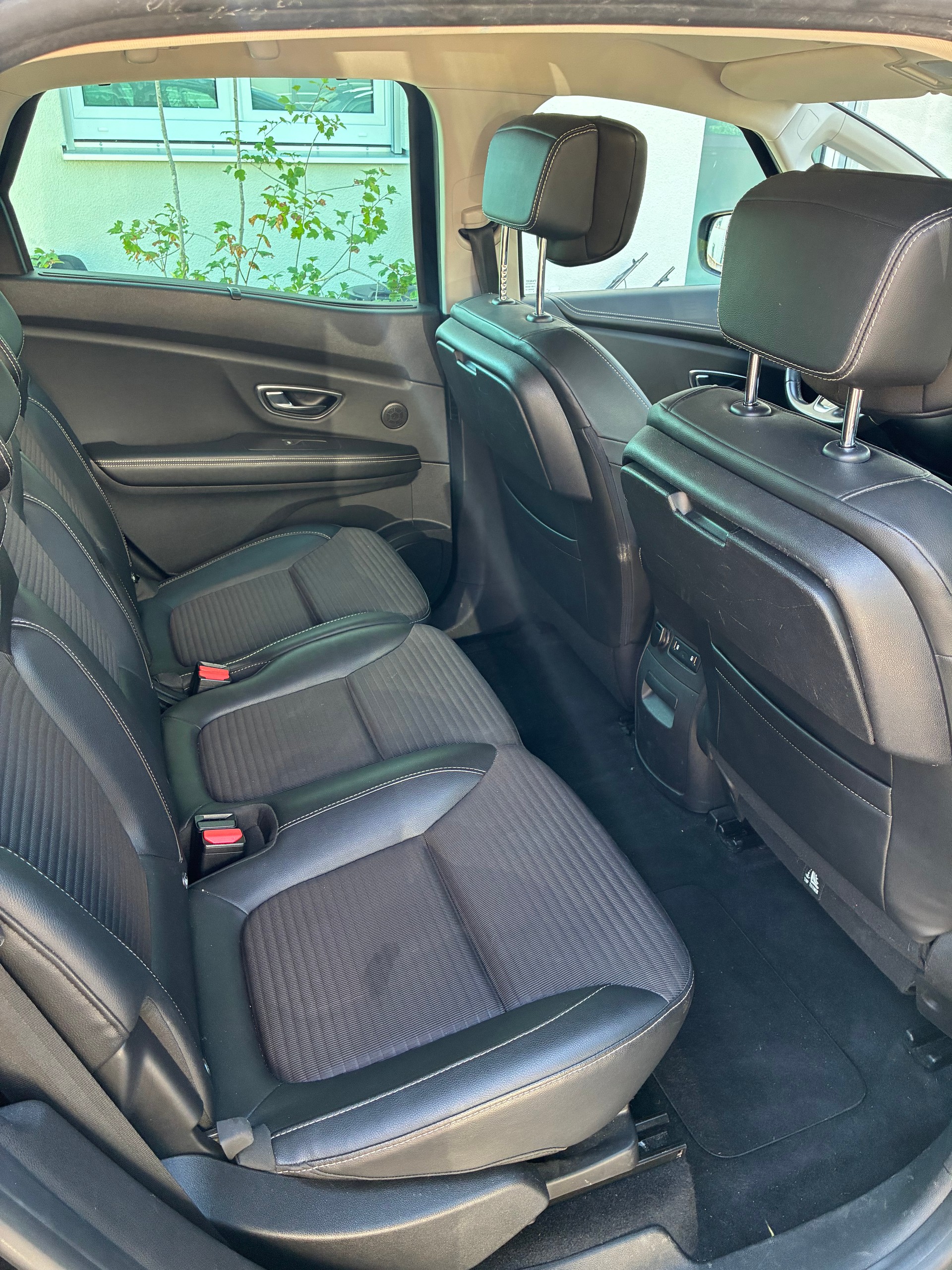 RENAULT Scénic 1.6 dCi Bose EDC-image-4