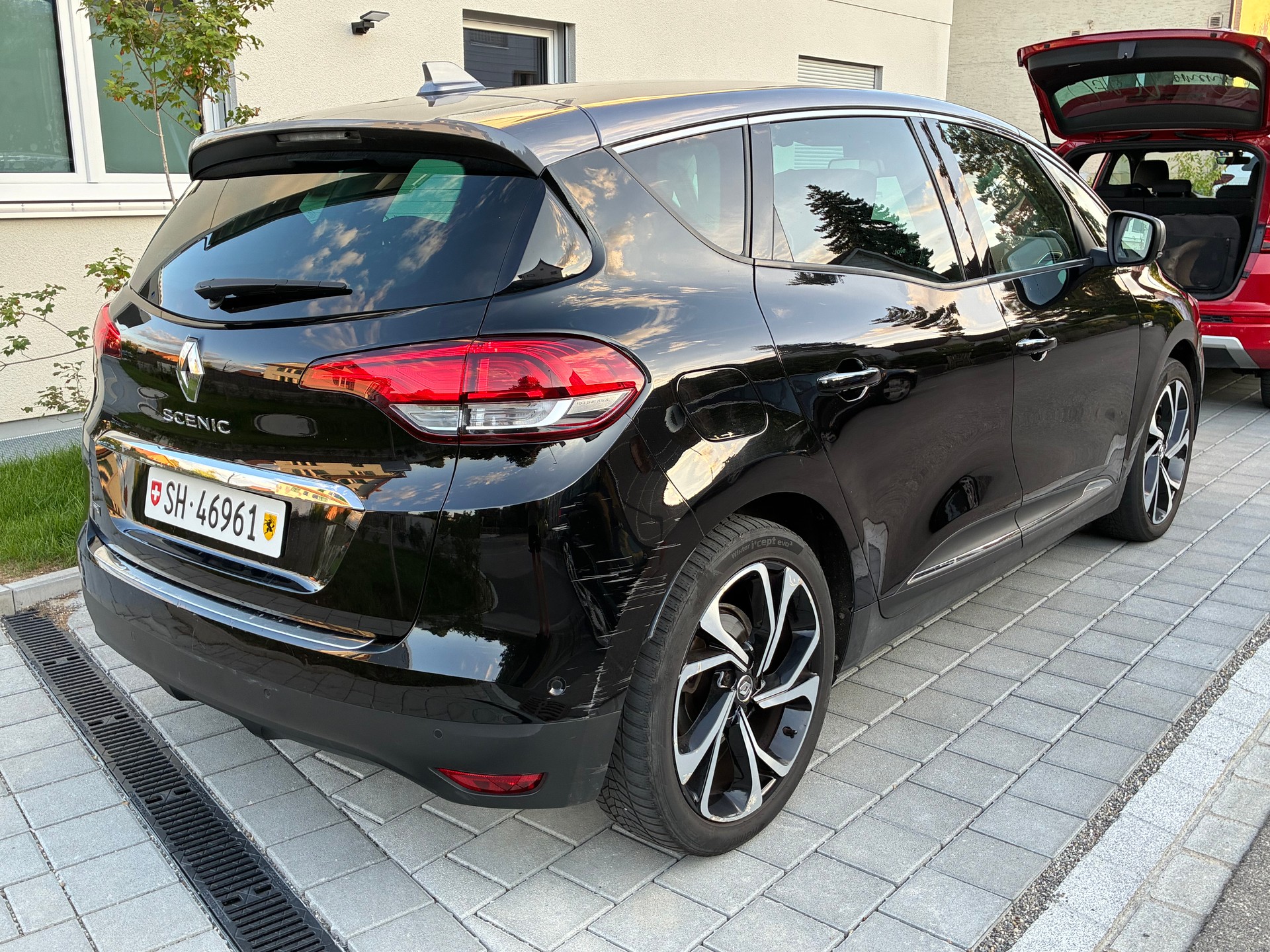 RENAULT Scénic 1.6 dCi Bose EDC-image-1