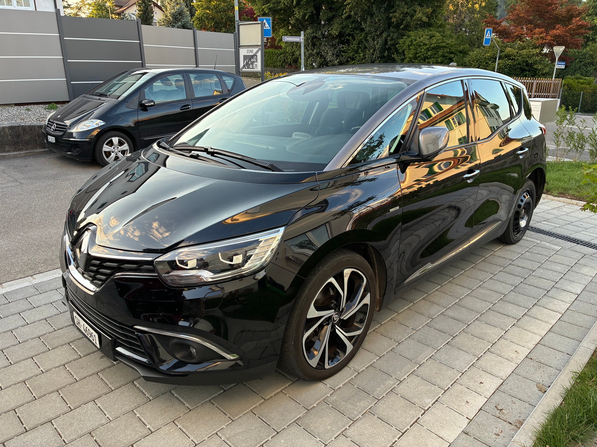 RENAULT Scénic 1.6 dCi Bose EDC-image-2