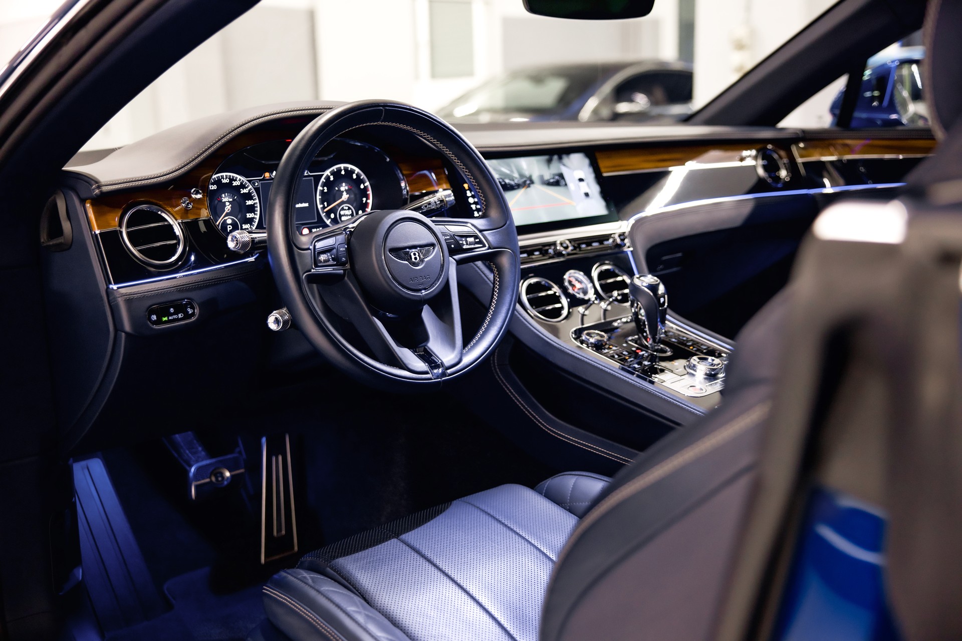 BENTLEY Continental GT 6.0 W12-image-17