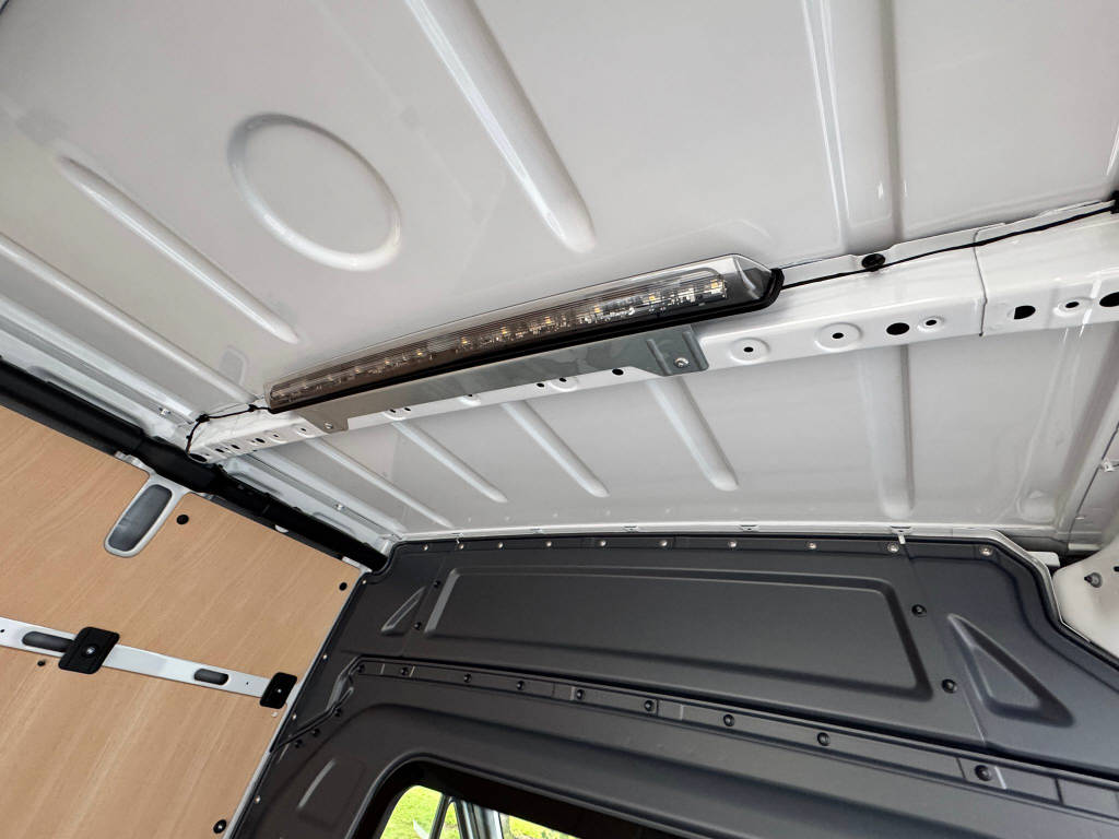 MERCEDES-BENZ eSprinter 320 Kasten Pro Worker 3665 S 81 kWh-image-7