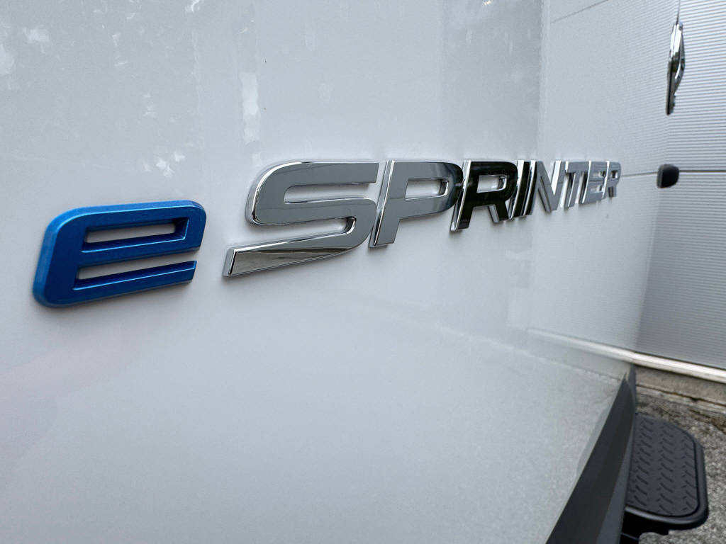 MERCEDES-BENZ eSprinter 320 Kasten Pro Worker 3665 S 81 kWh-image-9