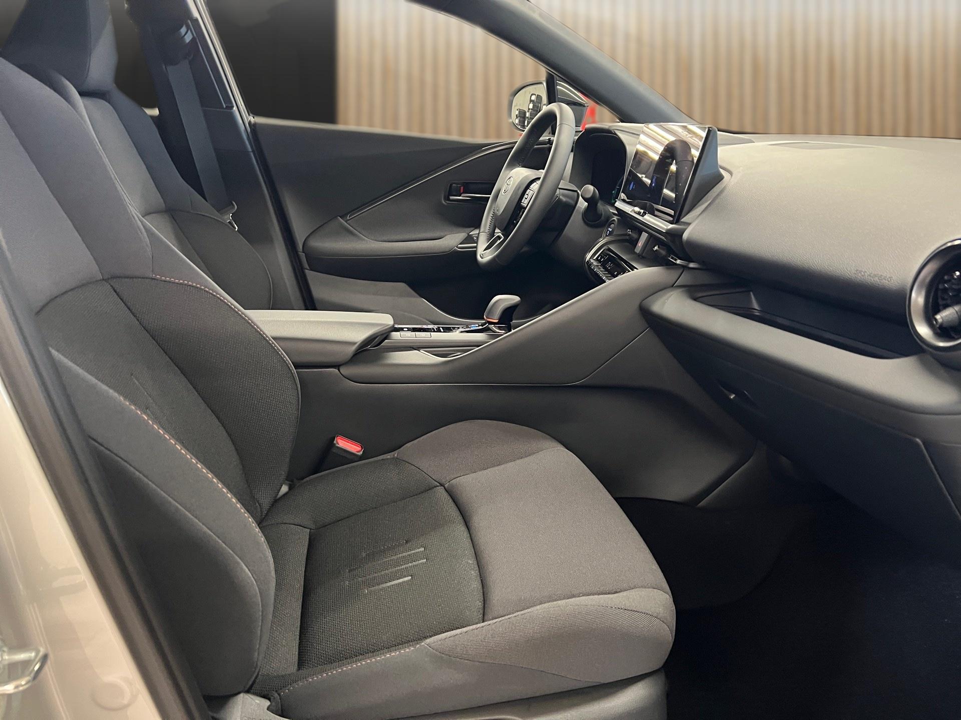 TOYOTA C-HR 1.8 HEV Trend-image-15
