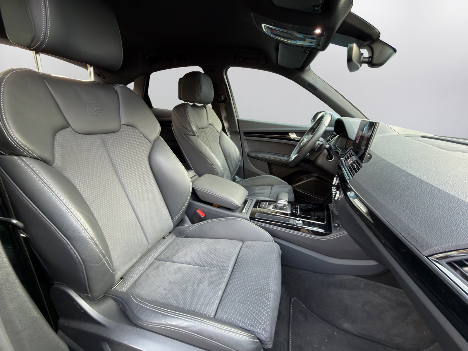 AUDI Q5 Sportback 55 TFSI e PHEV S line quattro S-tronic-image-12