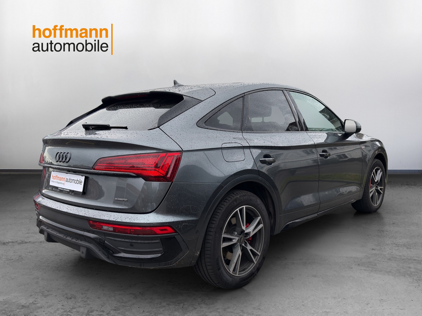 AUDI Q5 Sportback 55 TFSI e PHEV S line quattro S-tronic-image-3