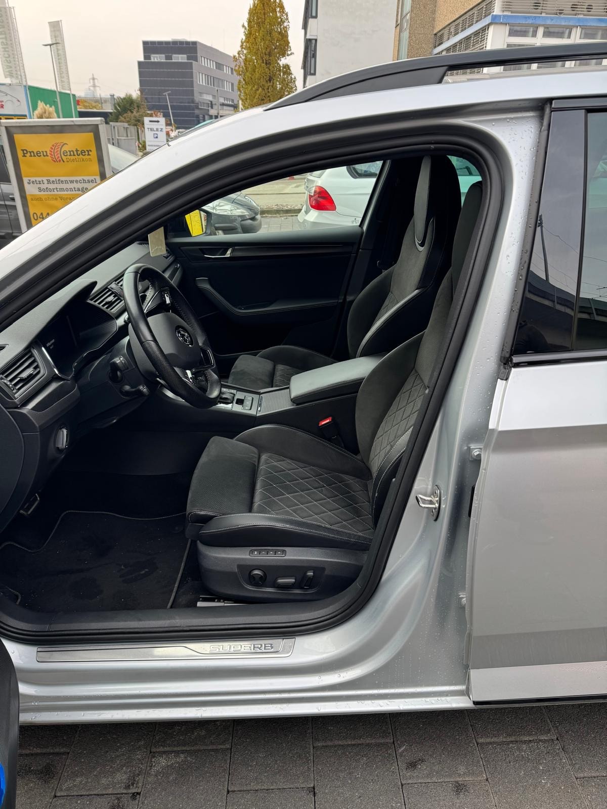 SKODA SUPERB-image-5