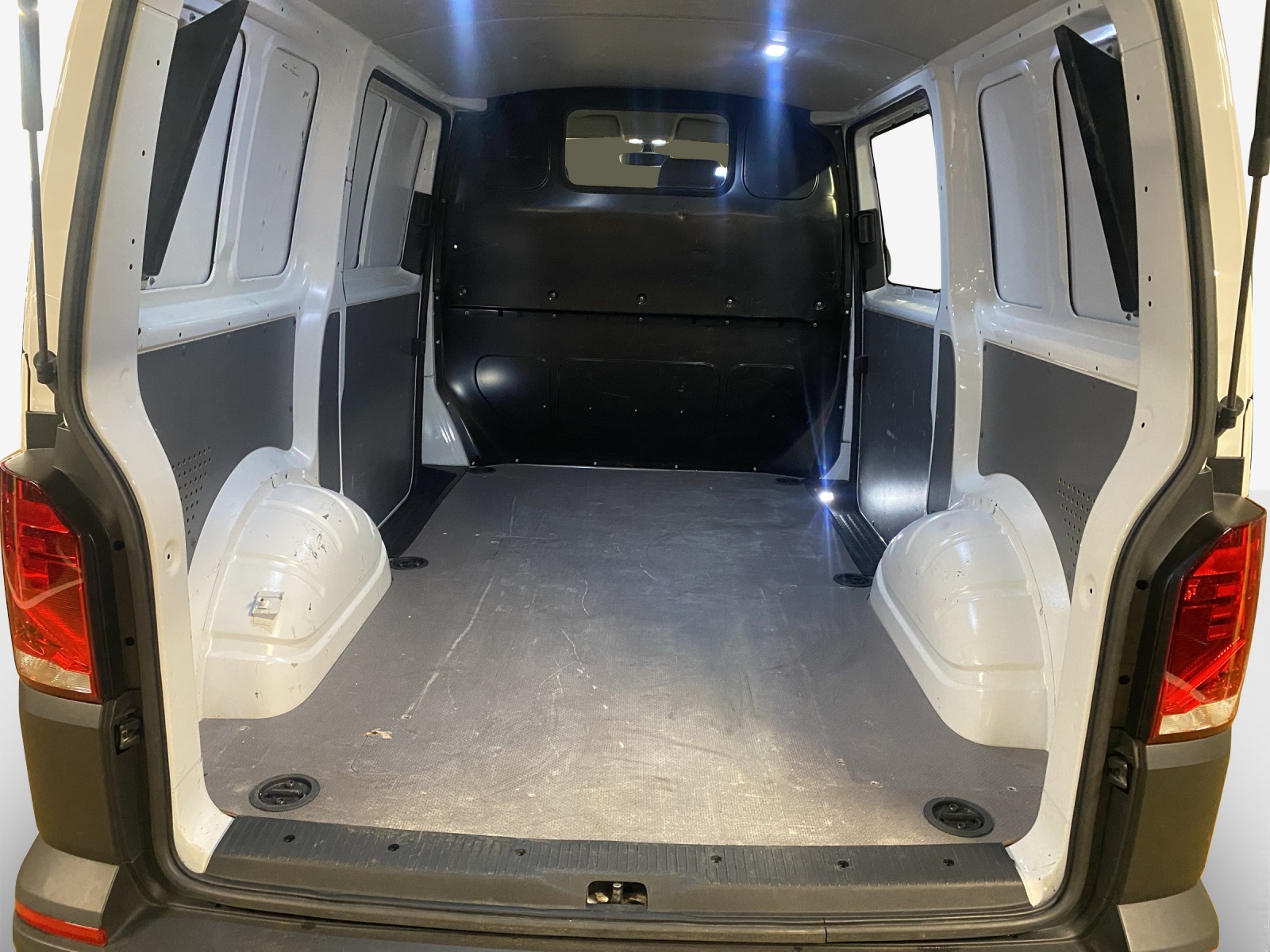 VW T6.1 2.0 TDI-image-12