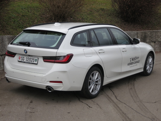 BMW 320d xDrive 48V Touring-image-3