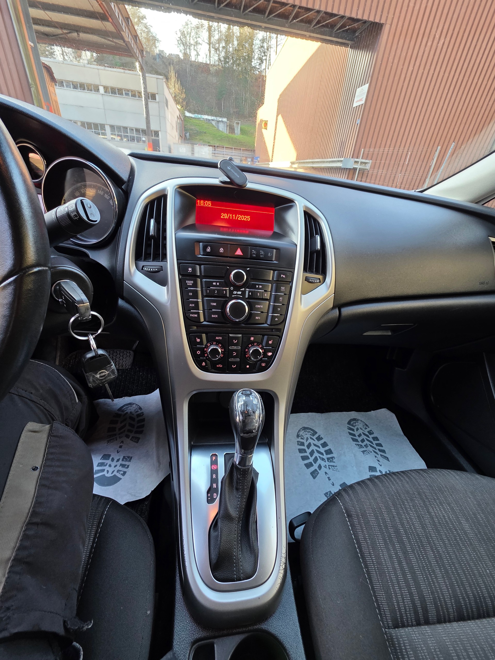 OPEL Astra 1.4i 16V Turbo Sport Automatic-image-9