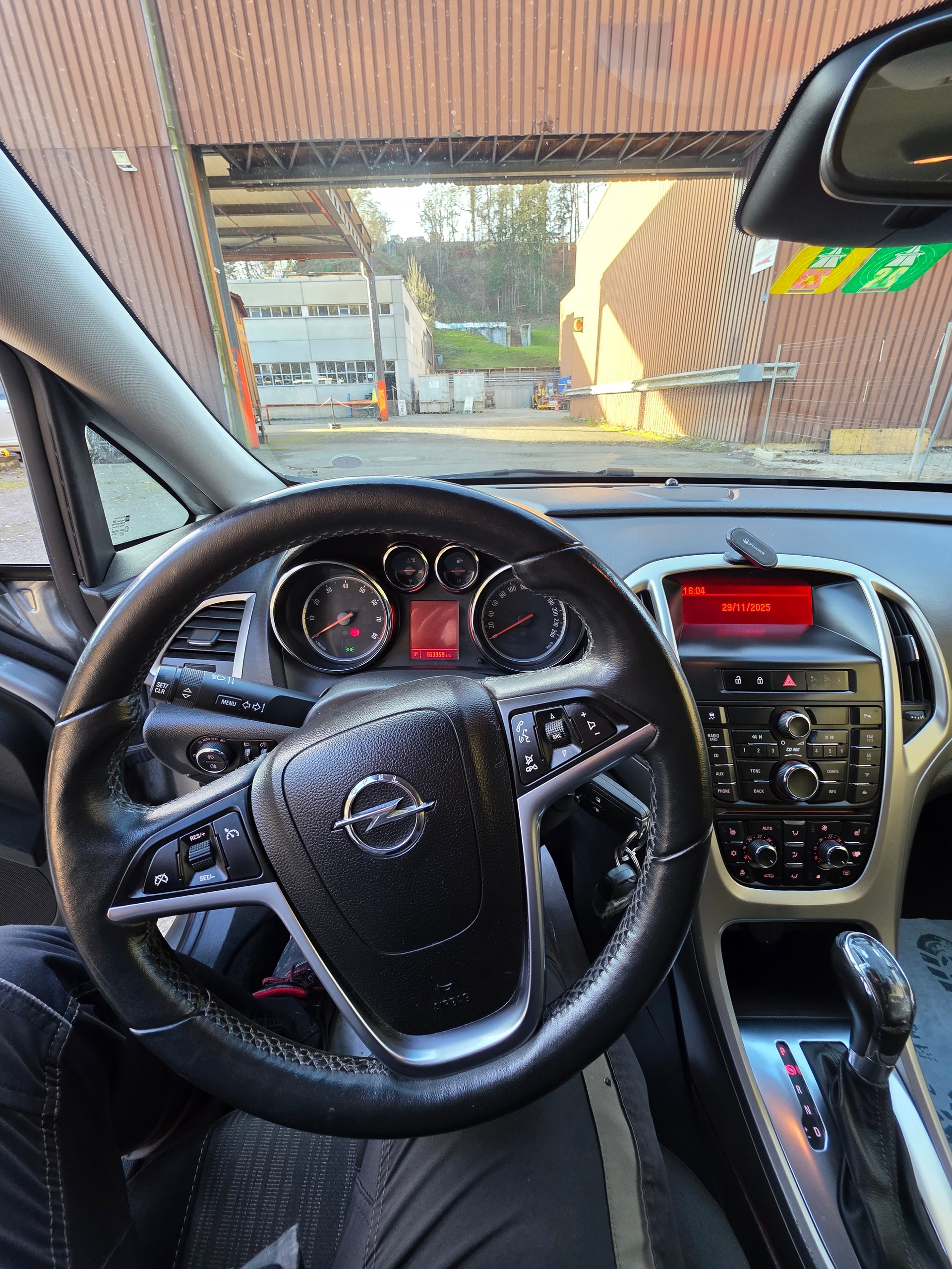 OPEL Astra 1.4i 16V Turbo Sport Automatic-image-8