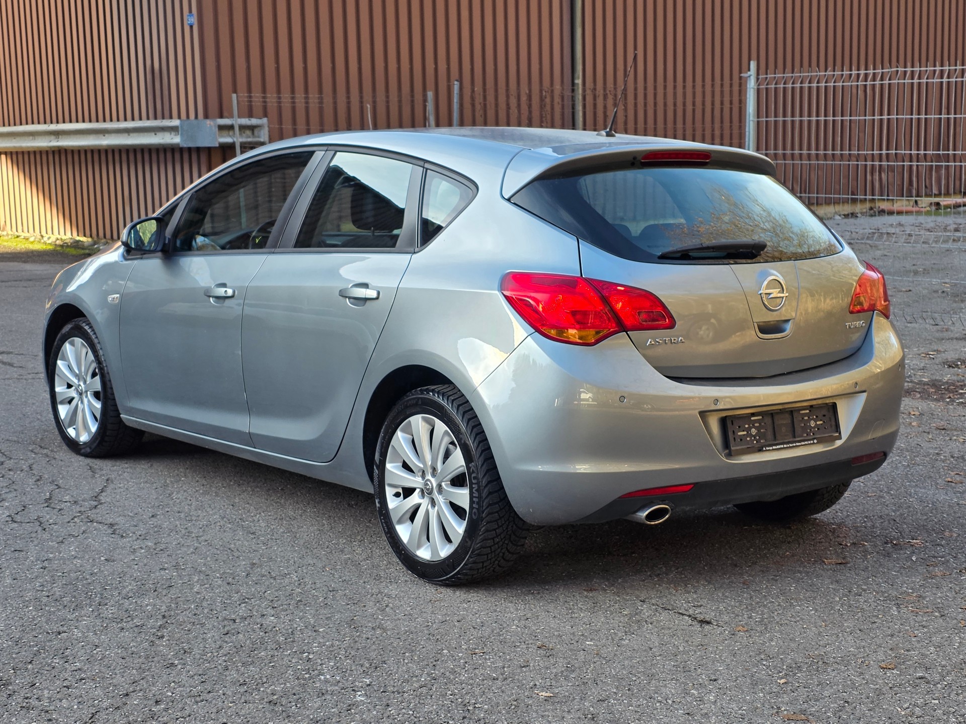 OPEL Astra 1.4i 16V Turbo Sport Automatic-image-3