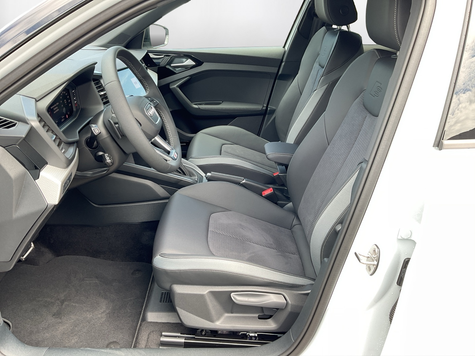 AUDI A1 Sportback 35 TFSI S Line S-tronic-image-9