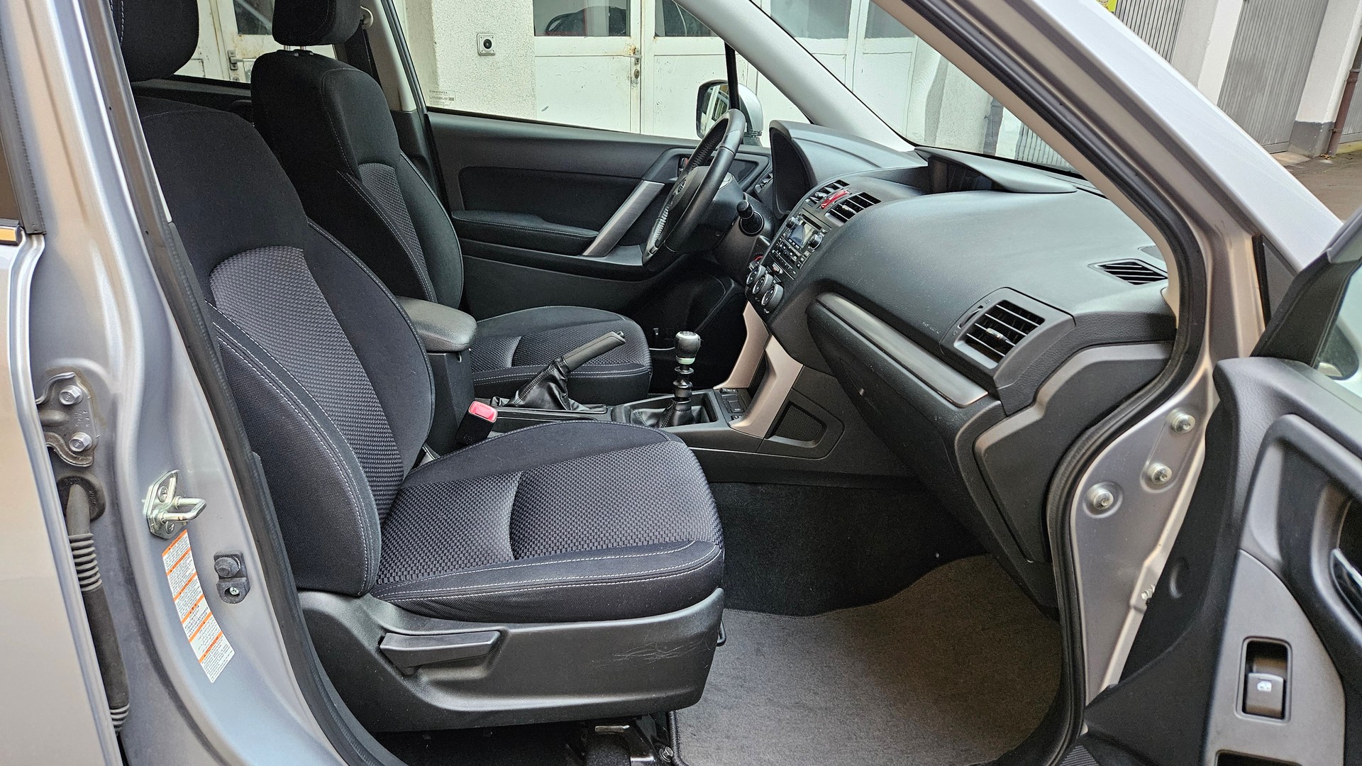 SUBARU Forester 2.0i Swiss-image-10