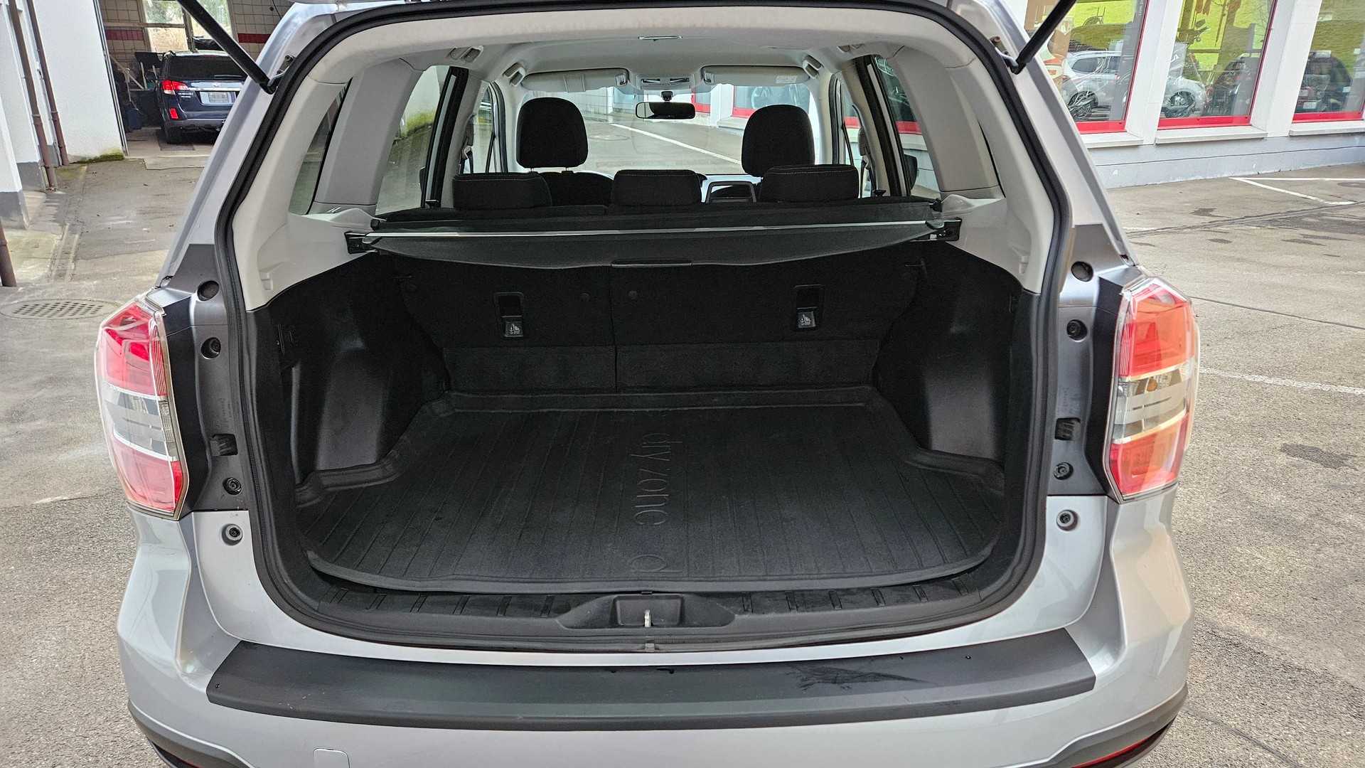 SUBARU Forester 2.0i Swiss-image-16