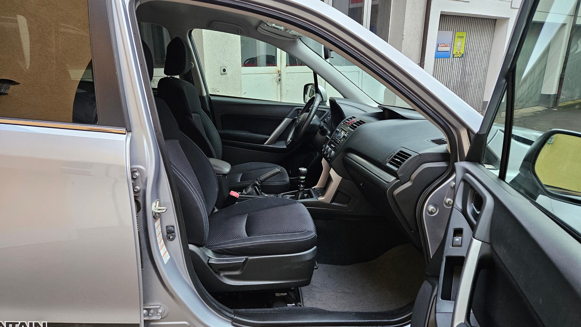 SUBARU Forester 2.0i Swiss-image-9