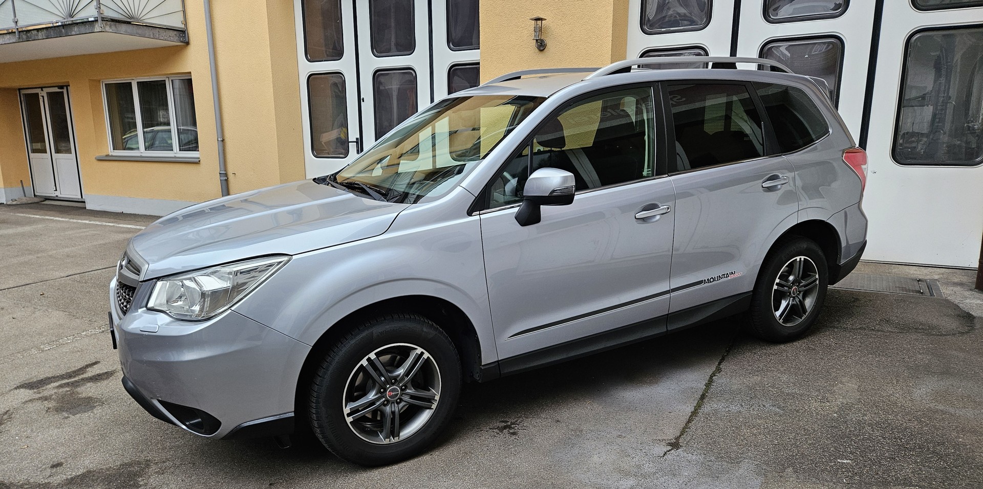 SUBARU Forester 2.0i Swiss-image-6
