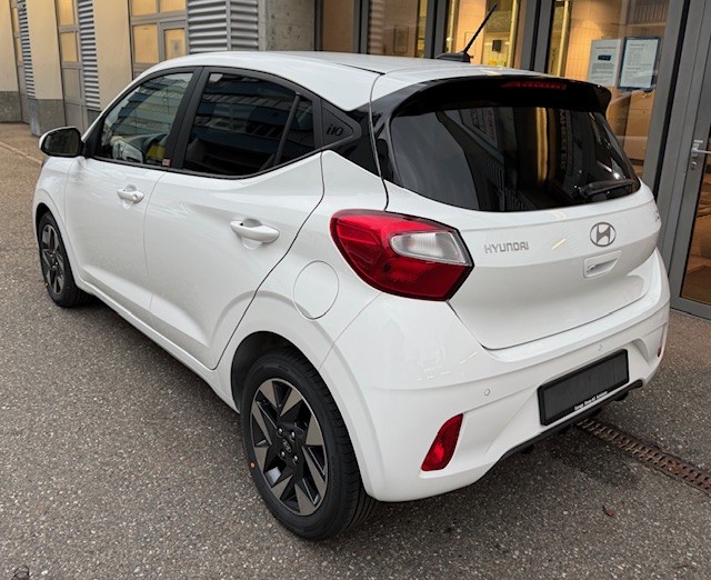 HYUNDAI i10 1.2 Amplia AMT5-image-2