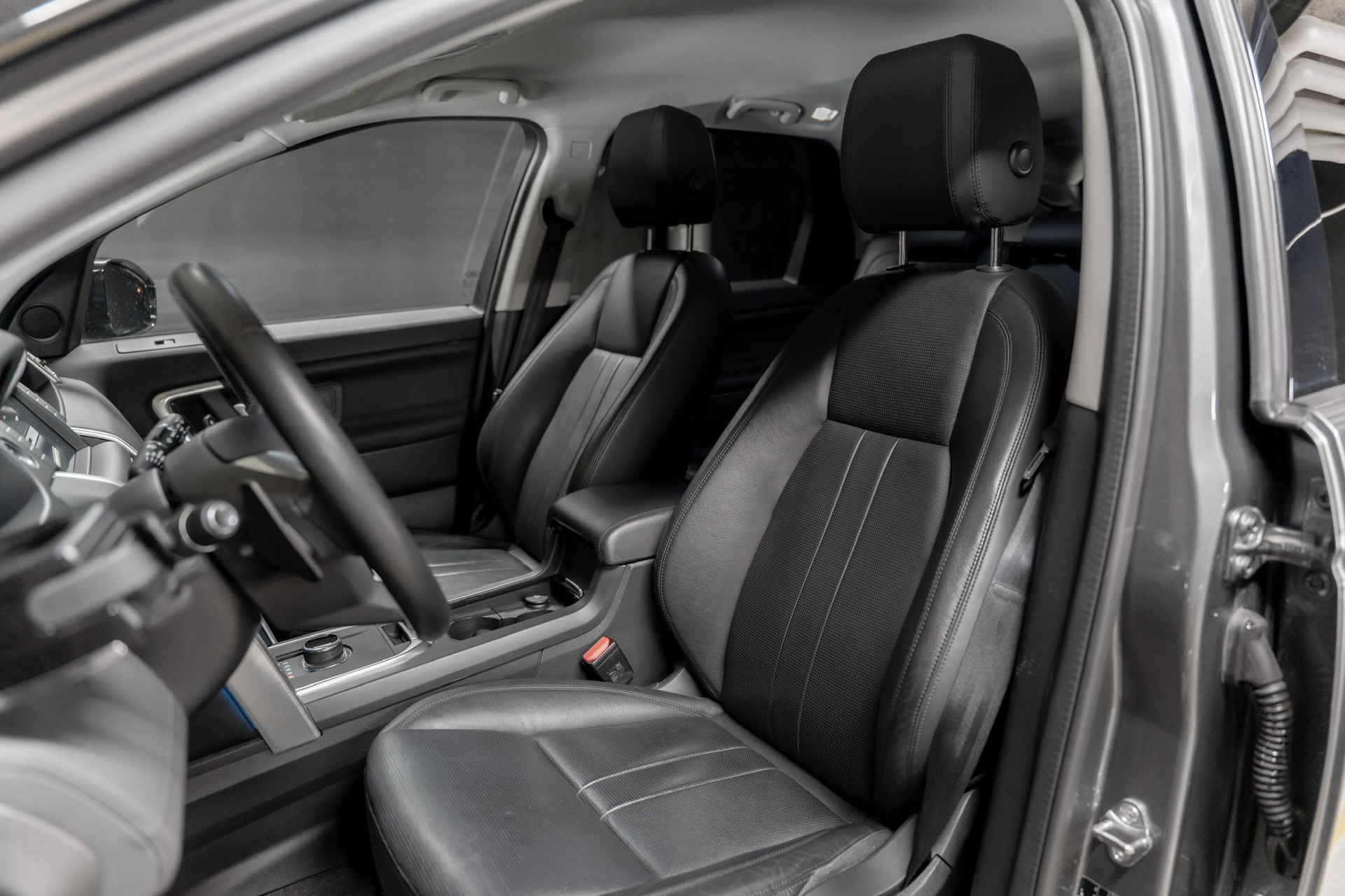 LAND ROVER Discovery Sport 2.0 Si4 HSE AT9 *7-Sitzer*-image-3