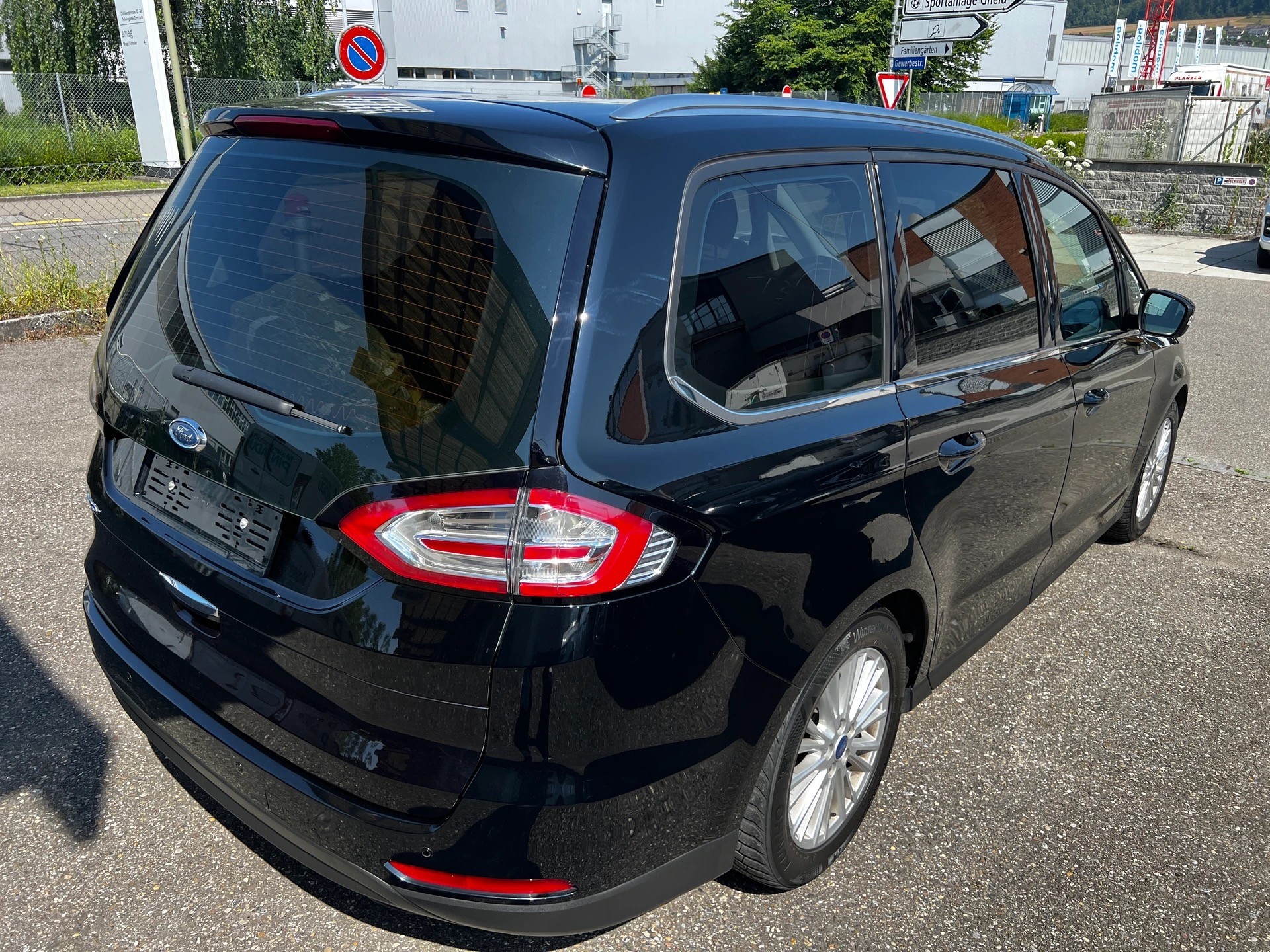 FORD Galaxy 2.0 TDCi Titanium AWD PowerShift-image-3