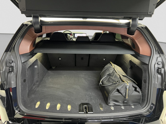 BMW XM xDrive 50e PHEV-image-11