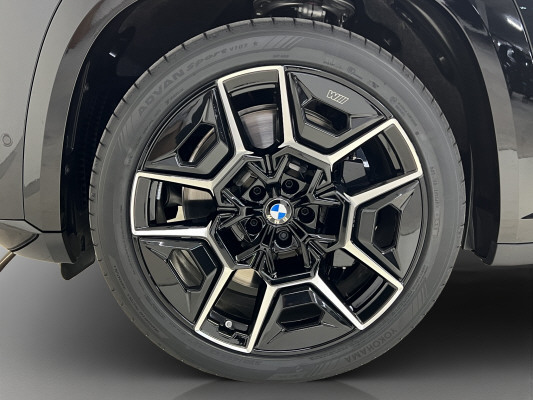 BMW XM xDrive 50e PHEV-image-14