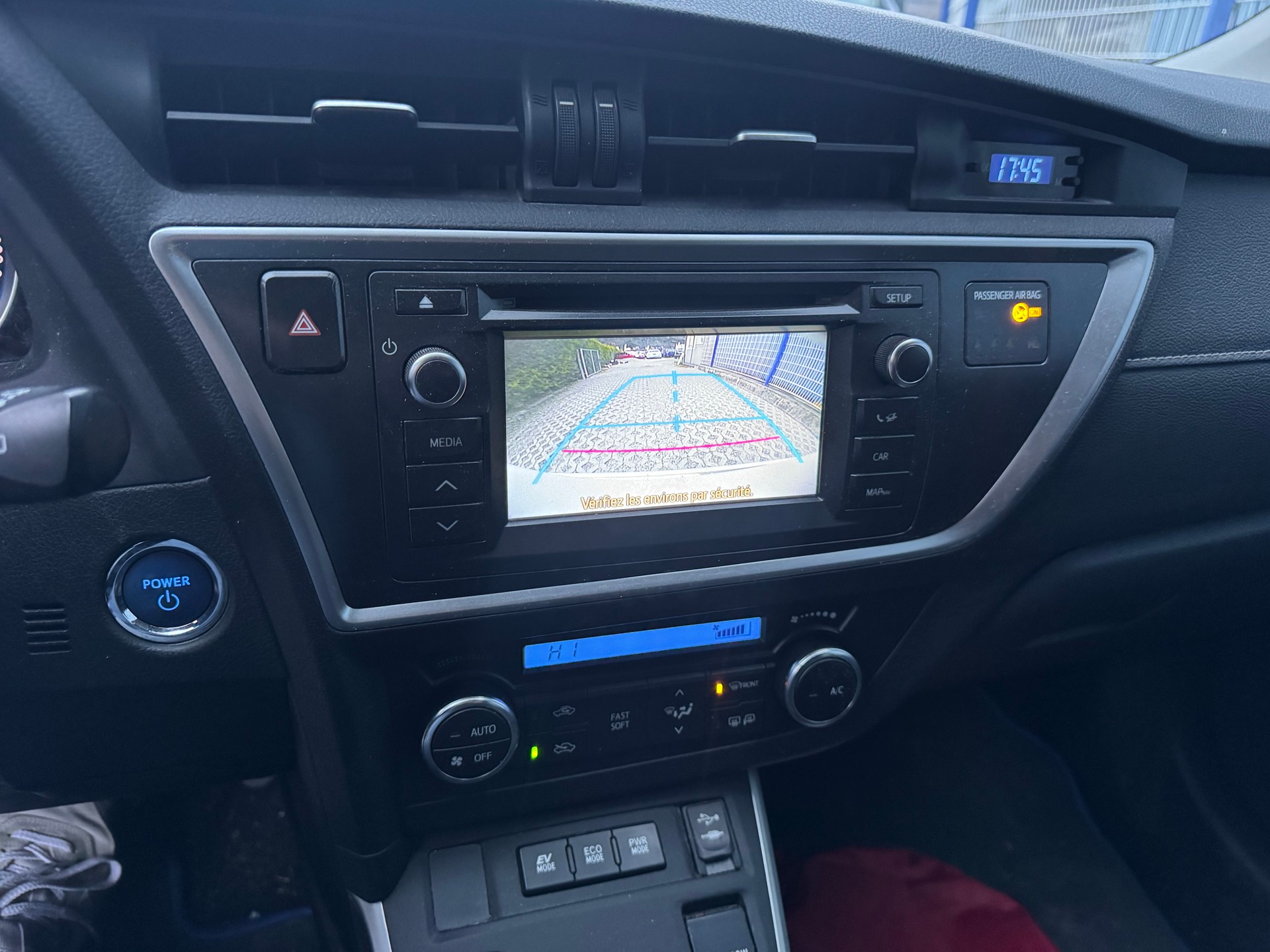 TOYOTA Auris 1.8 16V HSD Linea Sol-image-7