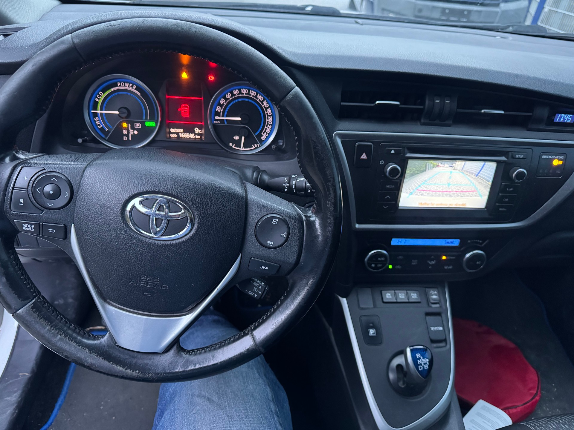 TOYOTA Auris 1.8 16V HSD Linea Sol-image-8