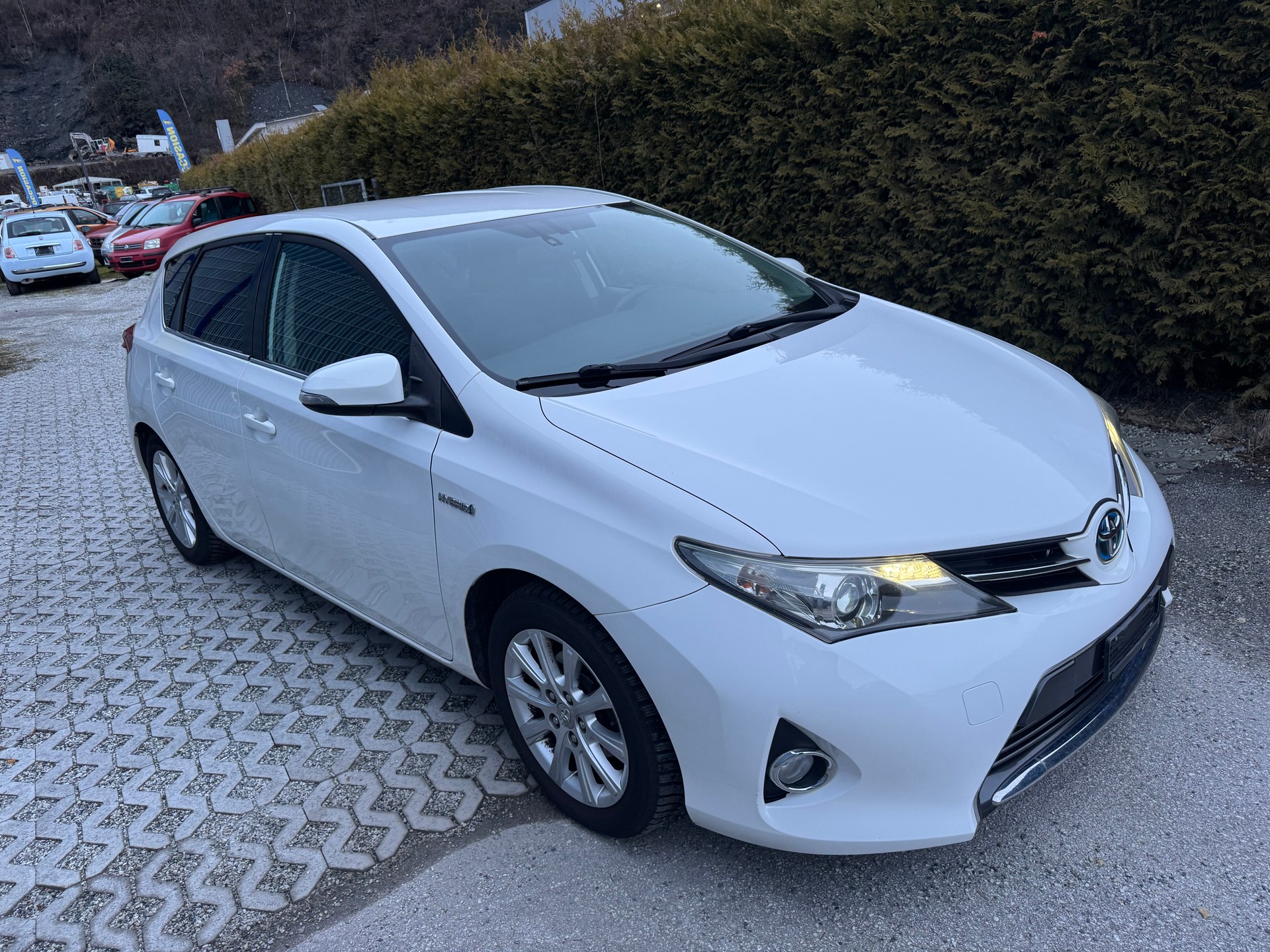 TOYOTA Auris 1.8 16V HSD Linea Sol-image-2