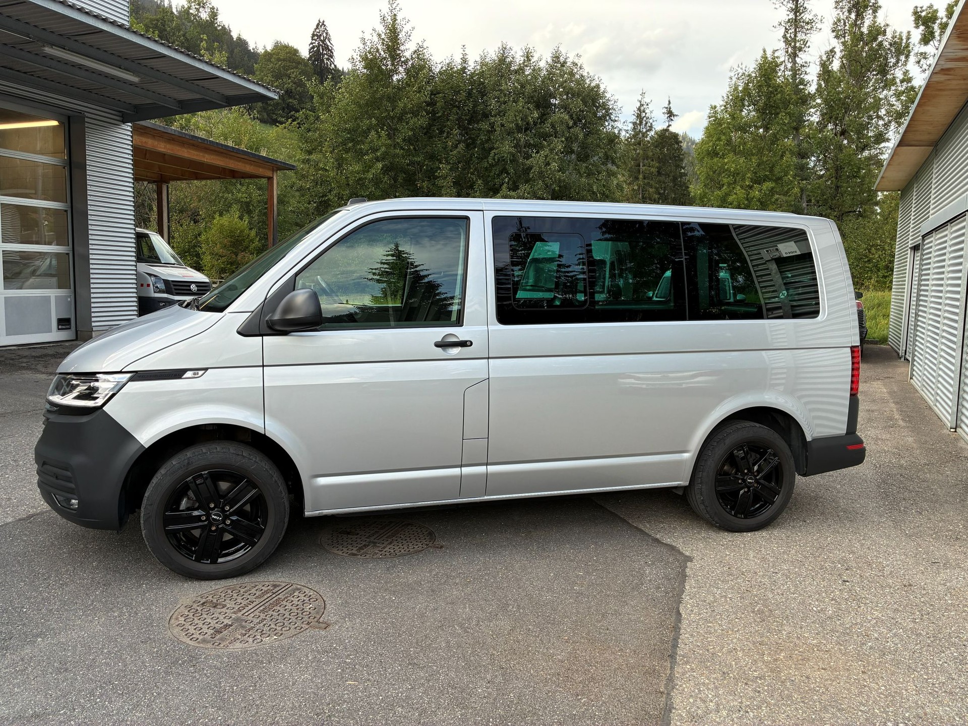 VW T6.1 2.0 TDI 4Motion-image-1