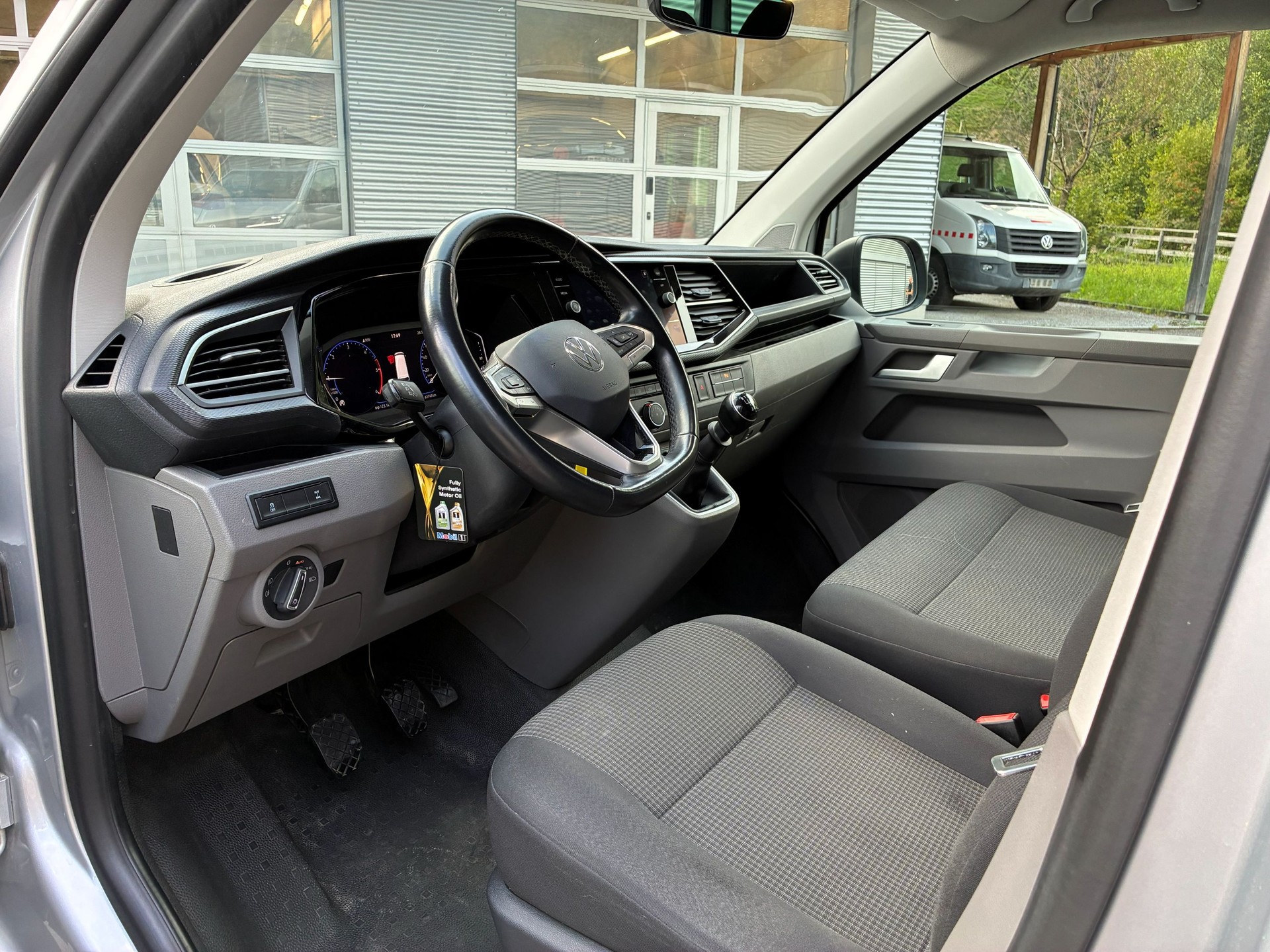 VW T6.1 2.0 TDI 4Motion-image-9