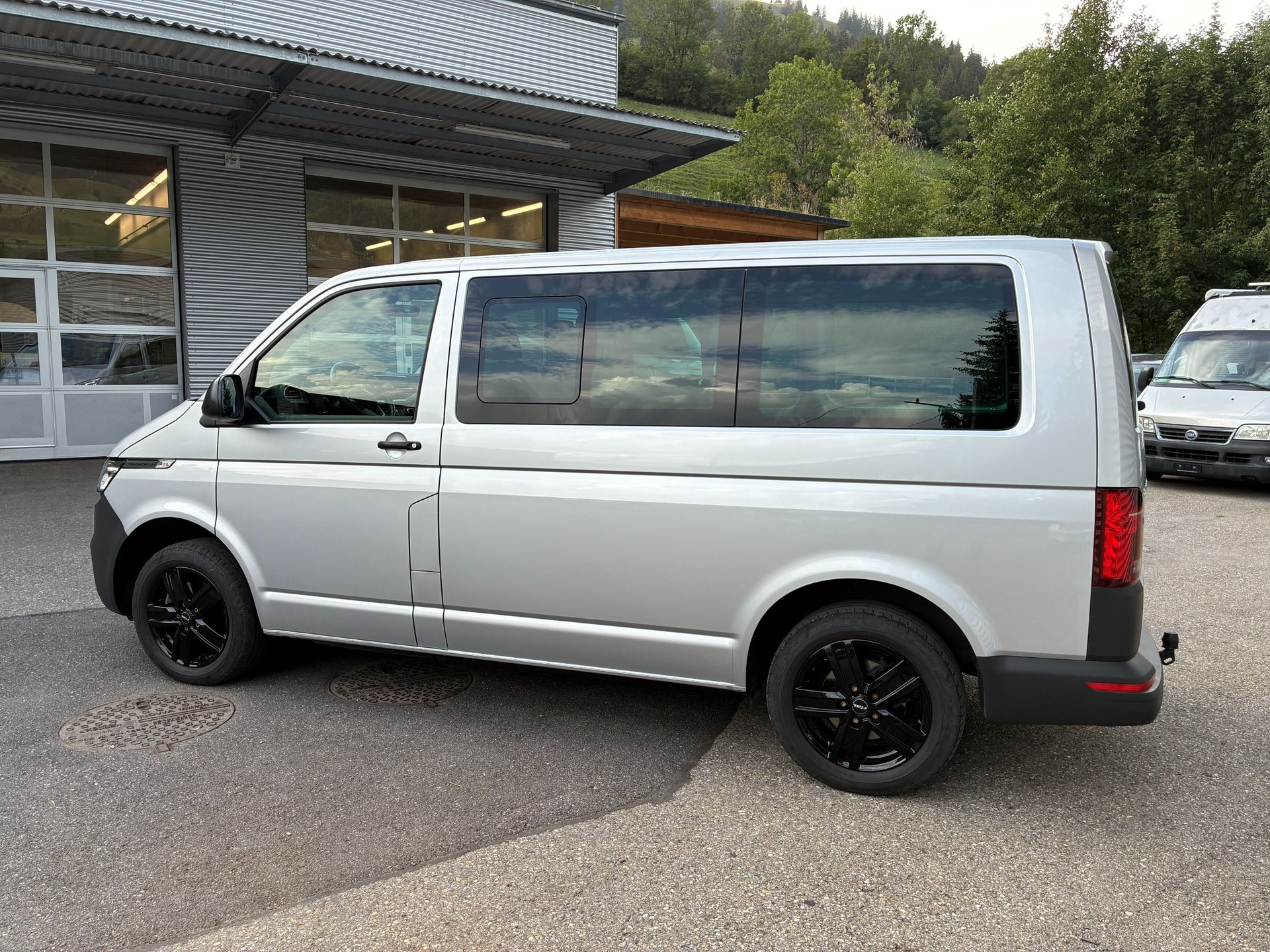 VW T6.1 2.0 TDI 4Motion-image-2