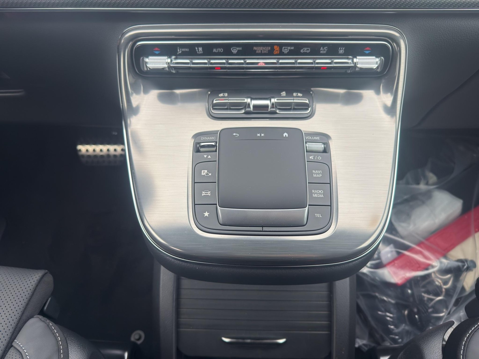 MERCEDES-BENZ V 300 d Exclusive lang 4m Van-image-15