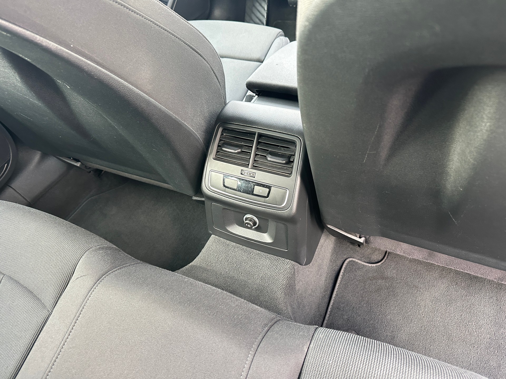 AUDI A4 Avant 2.0 TFSI Sport S-tronic-image-14