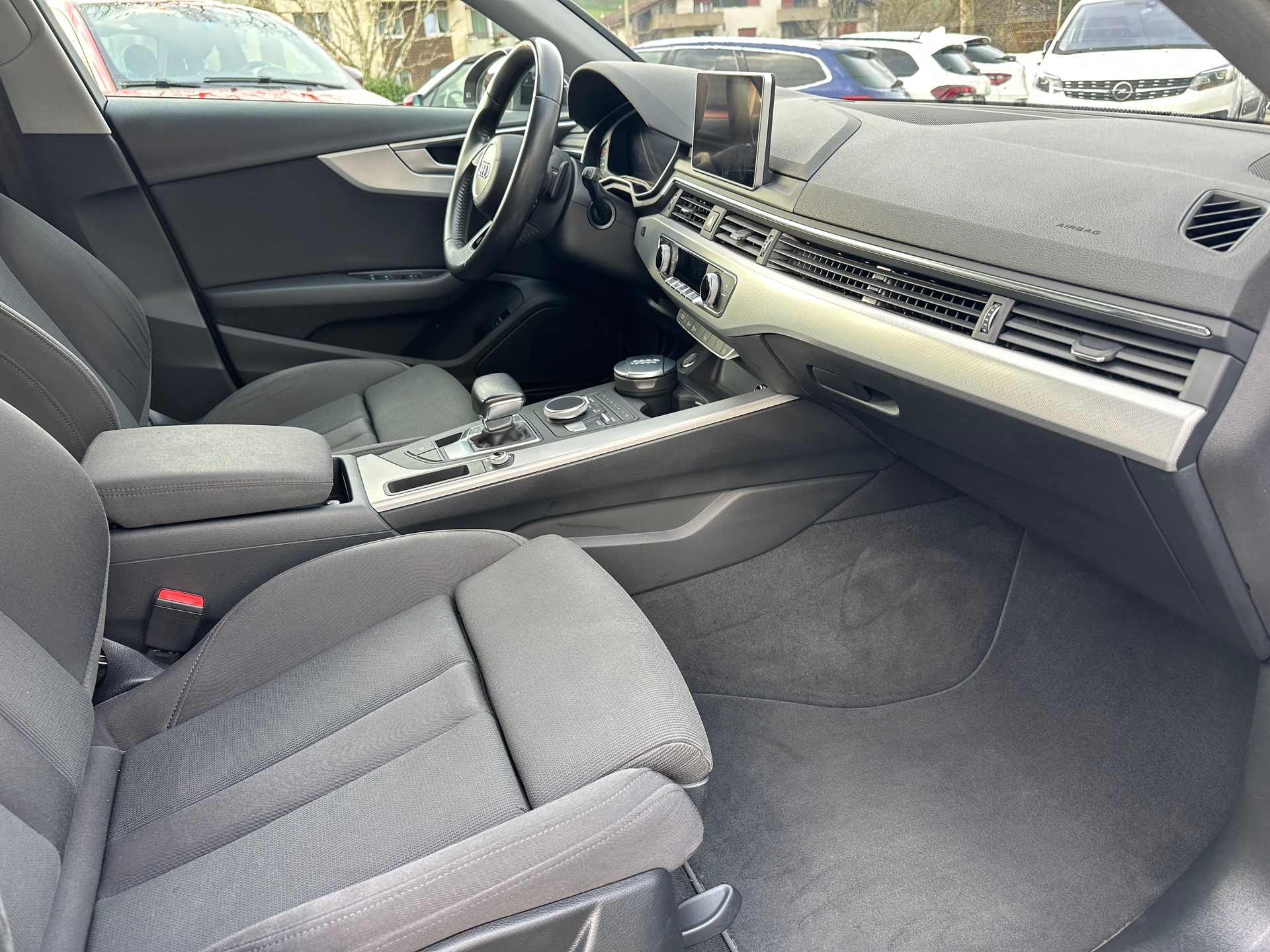 AUDI A4 Avant 2.0 TFSI Sport S-tronic-image-13
