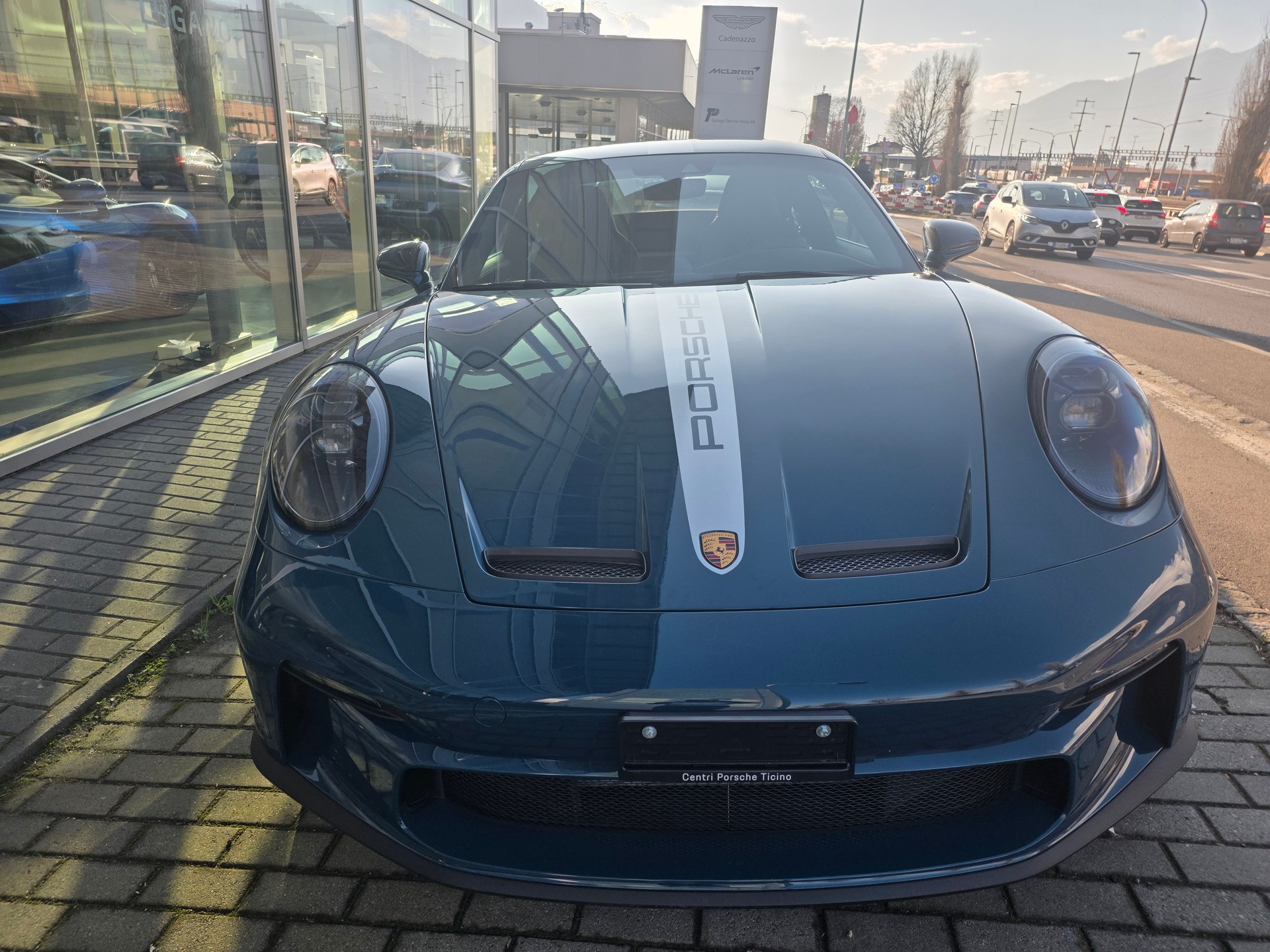 PORSCHE 911 GT3 Touring PDK-image-2