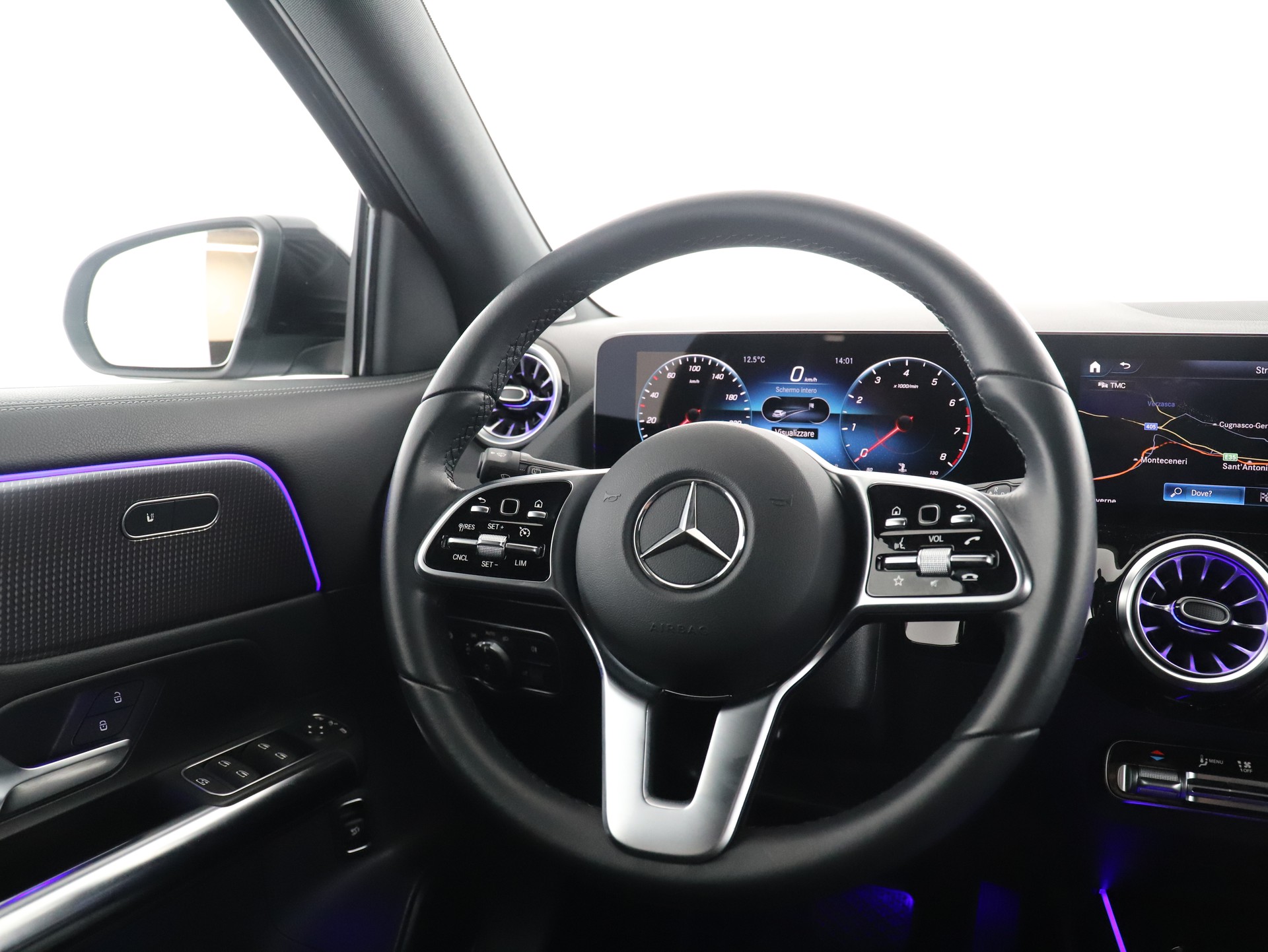 MERCEDES-BENZ GLA 200 Progressive-image-12