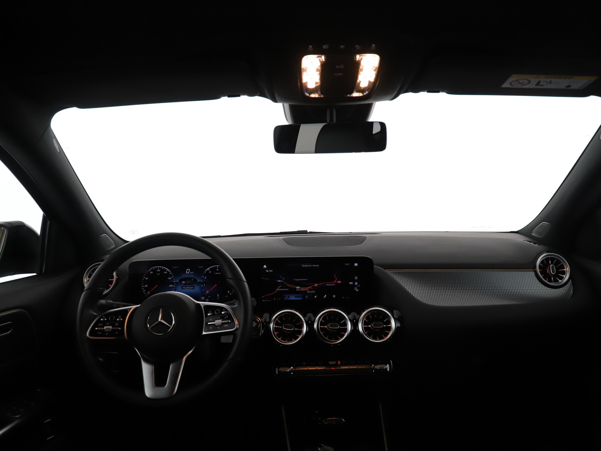 MERCEDES-BENZ GLA 200 Progressive-image-11