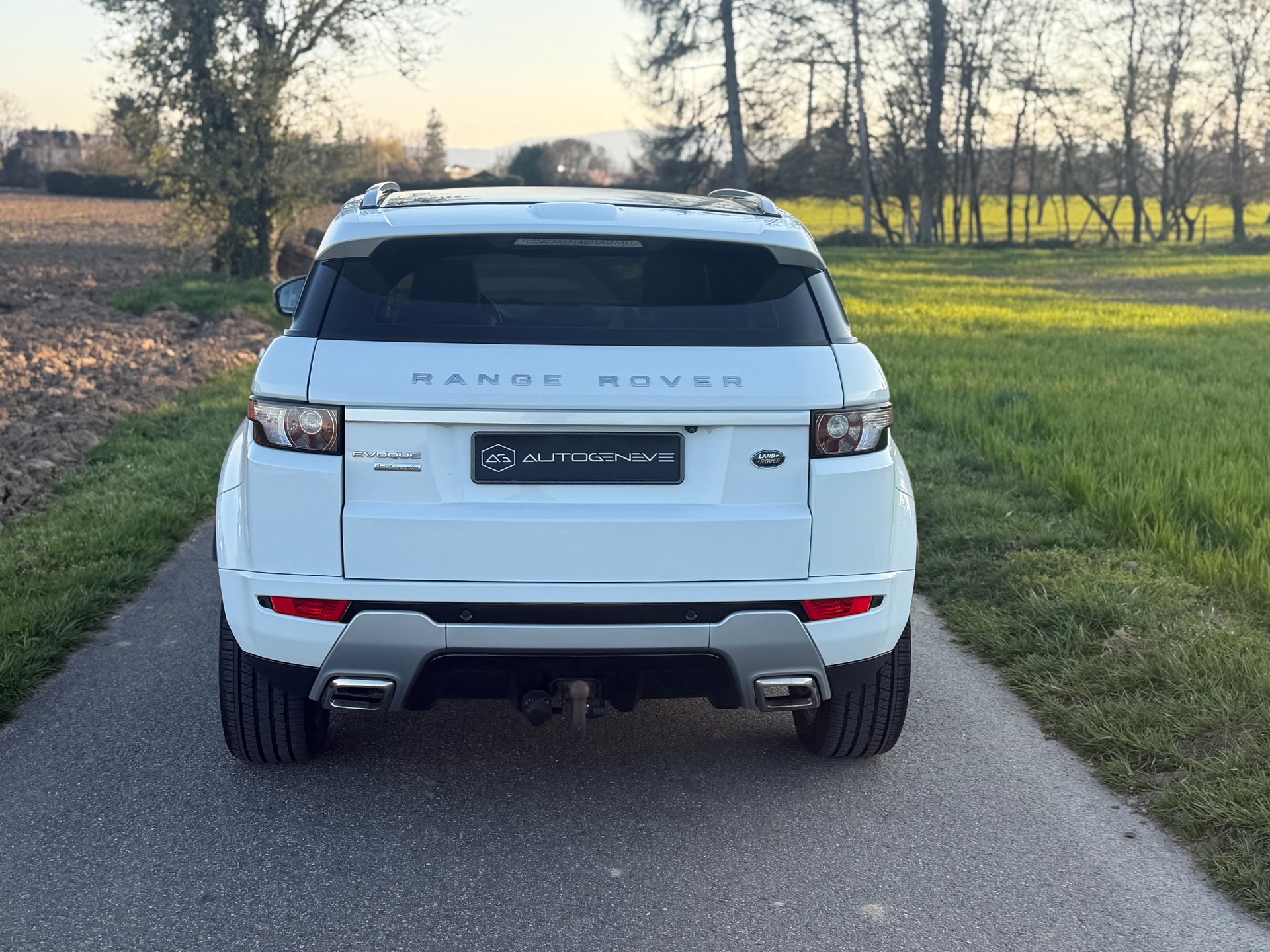 LAND ROVER Range Rover Evoque 2.2 SD4 Autobiography AT9-image-7