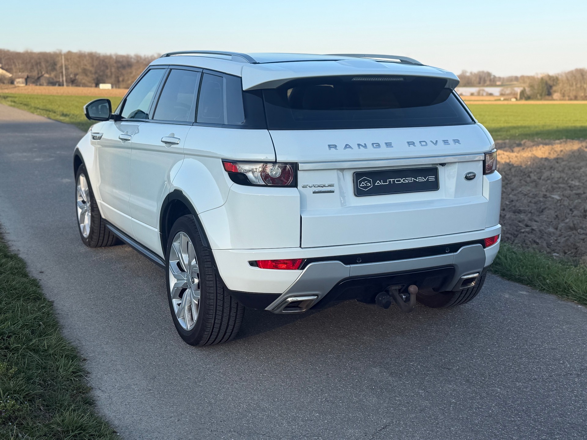 LAND ROVER Range Rover Evoque 2.2 SD4 Autobiography AT9-image-12