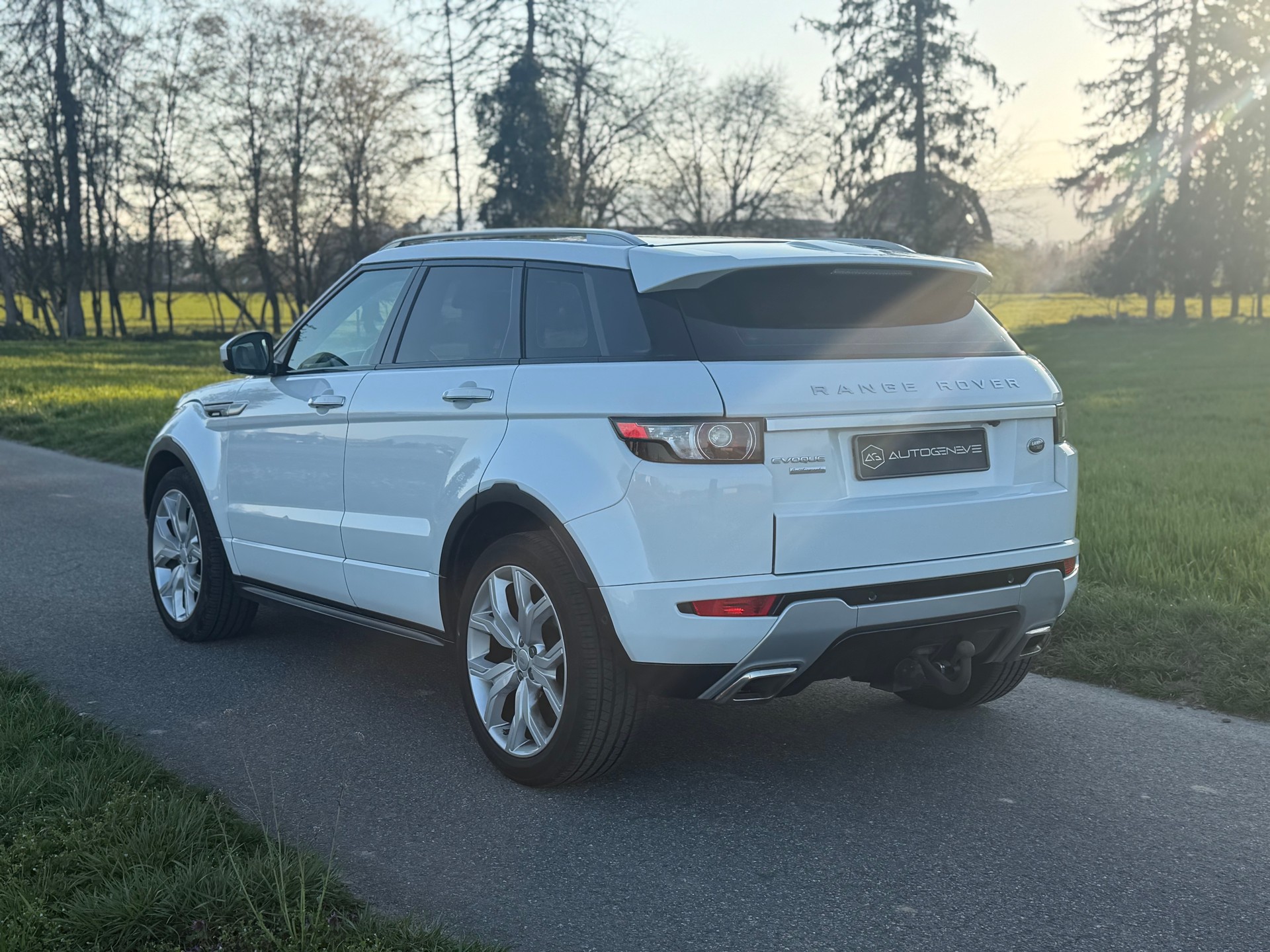 LAND ROVER Range Rover Evoque 2.2 SD4 Autobiography AT9-image-5