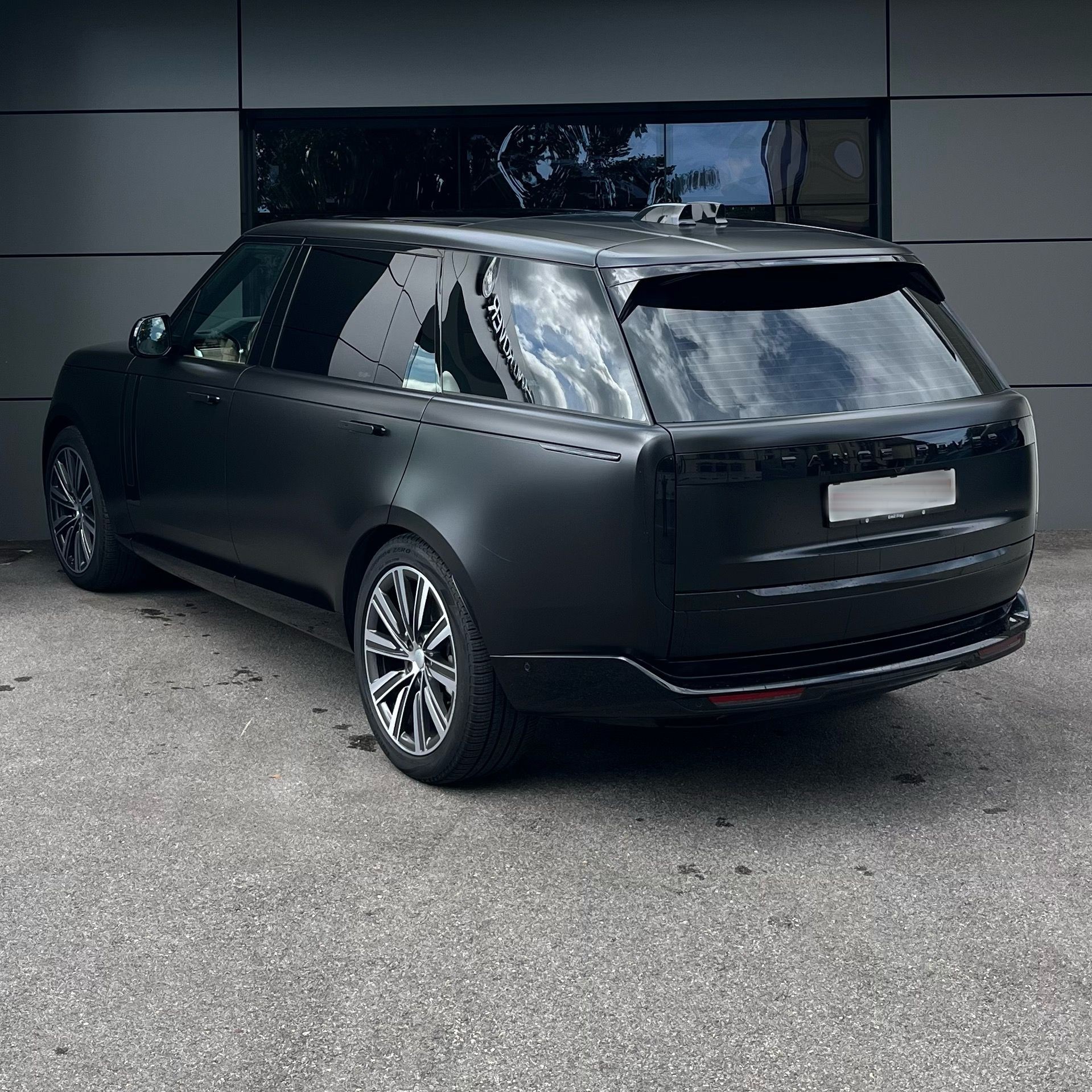 LAND ROVER Range Rover LWB 7 Plätze D350 3.0D I6 MHEV HSE Automatic-image-1