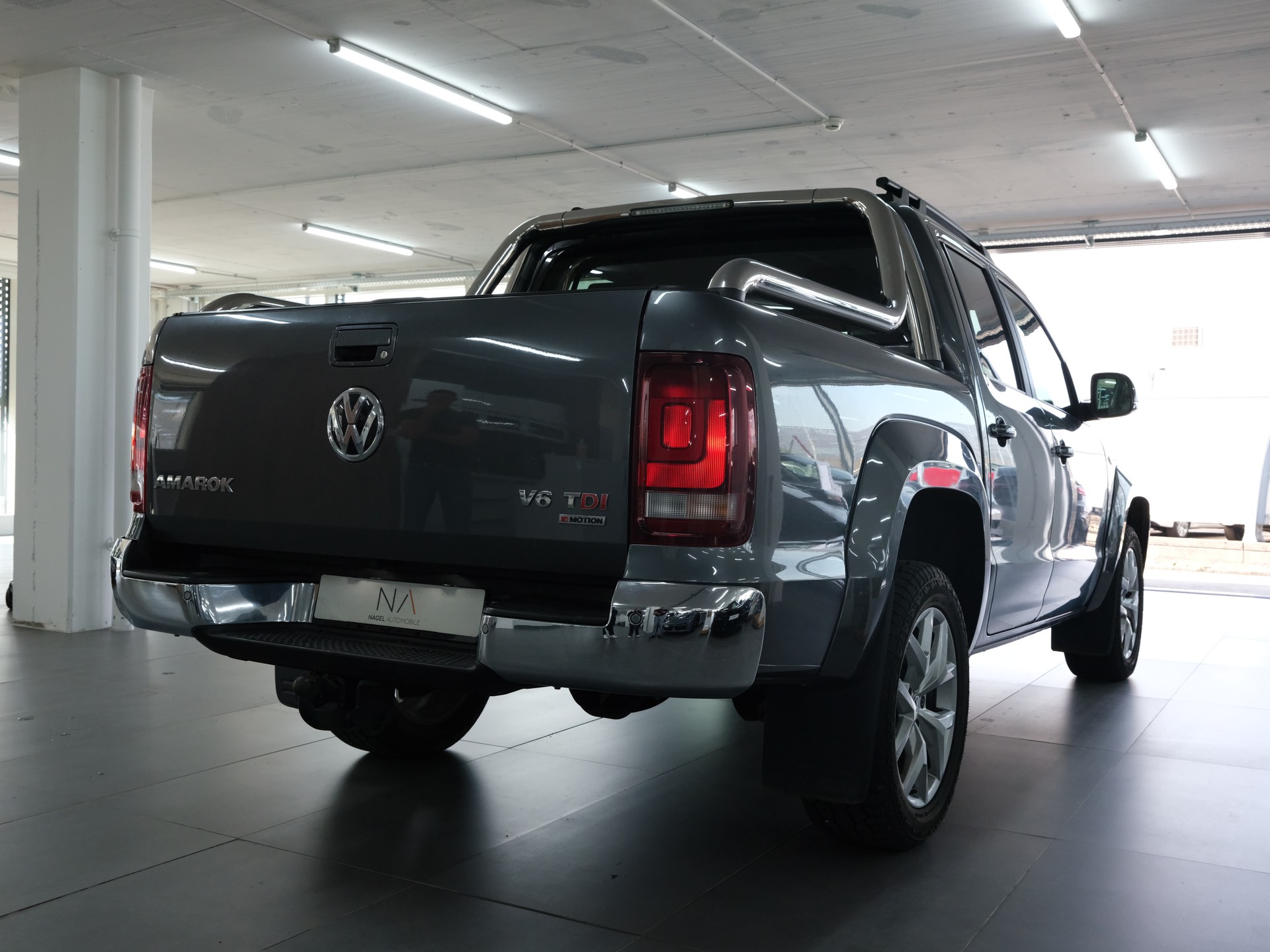 VW Amarok 3.0TDI Highline 4Motion Automatic-showroom-element-2