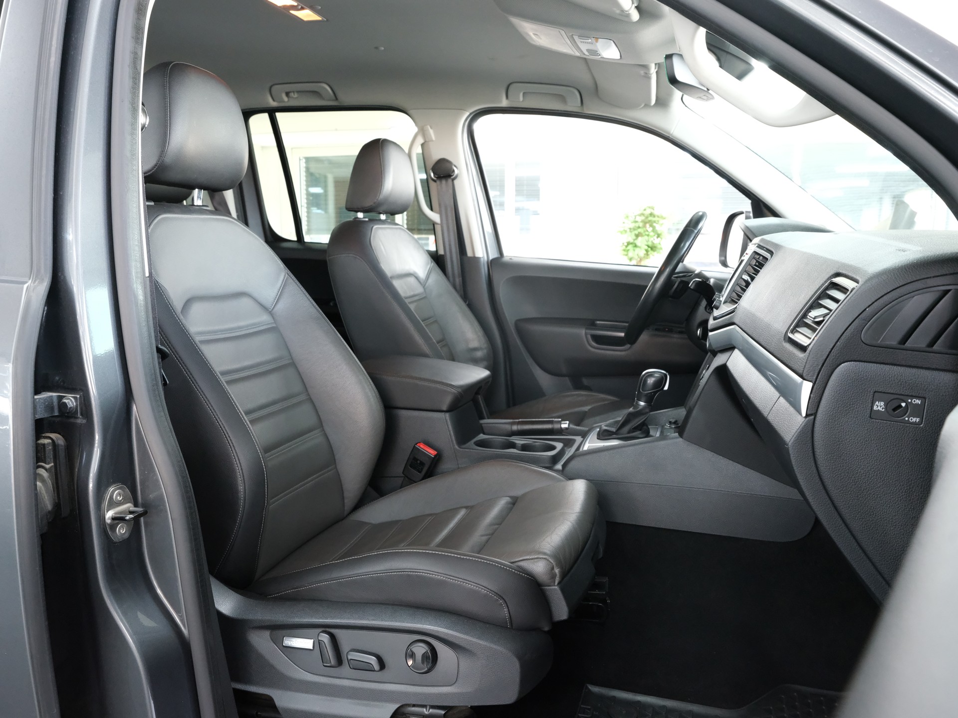 VW Amarok 3.0TDI Highline 4Motion Automatic-image-28