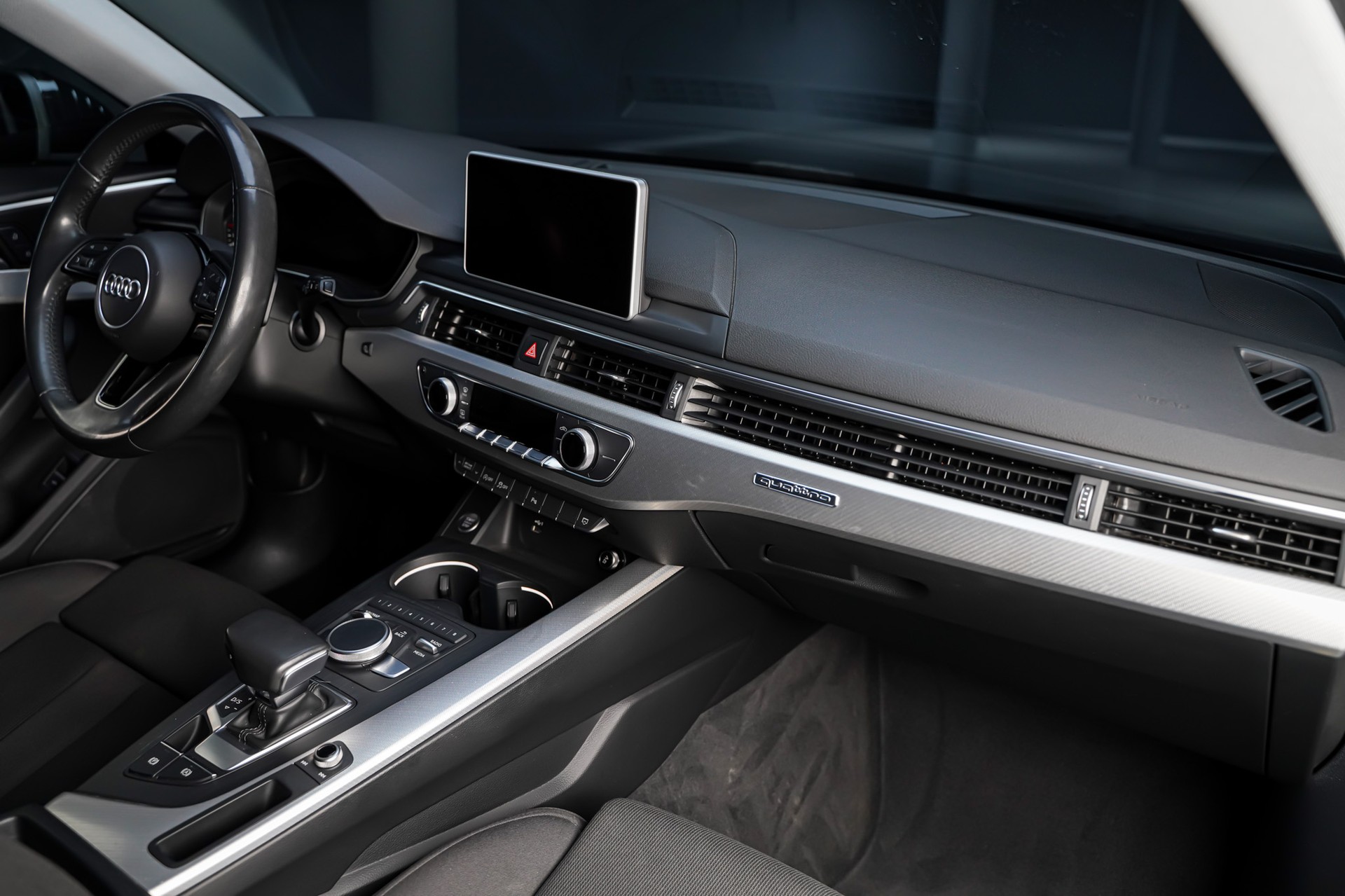 AUDI A4 Avant 40 TDI Sport quattro S-tronic-image-17