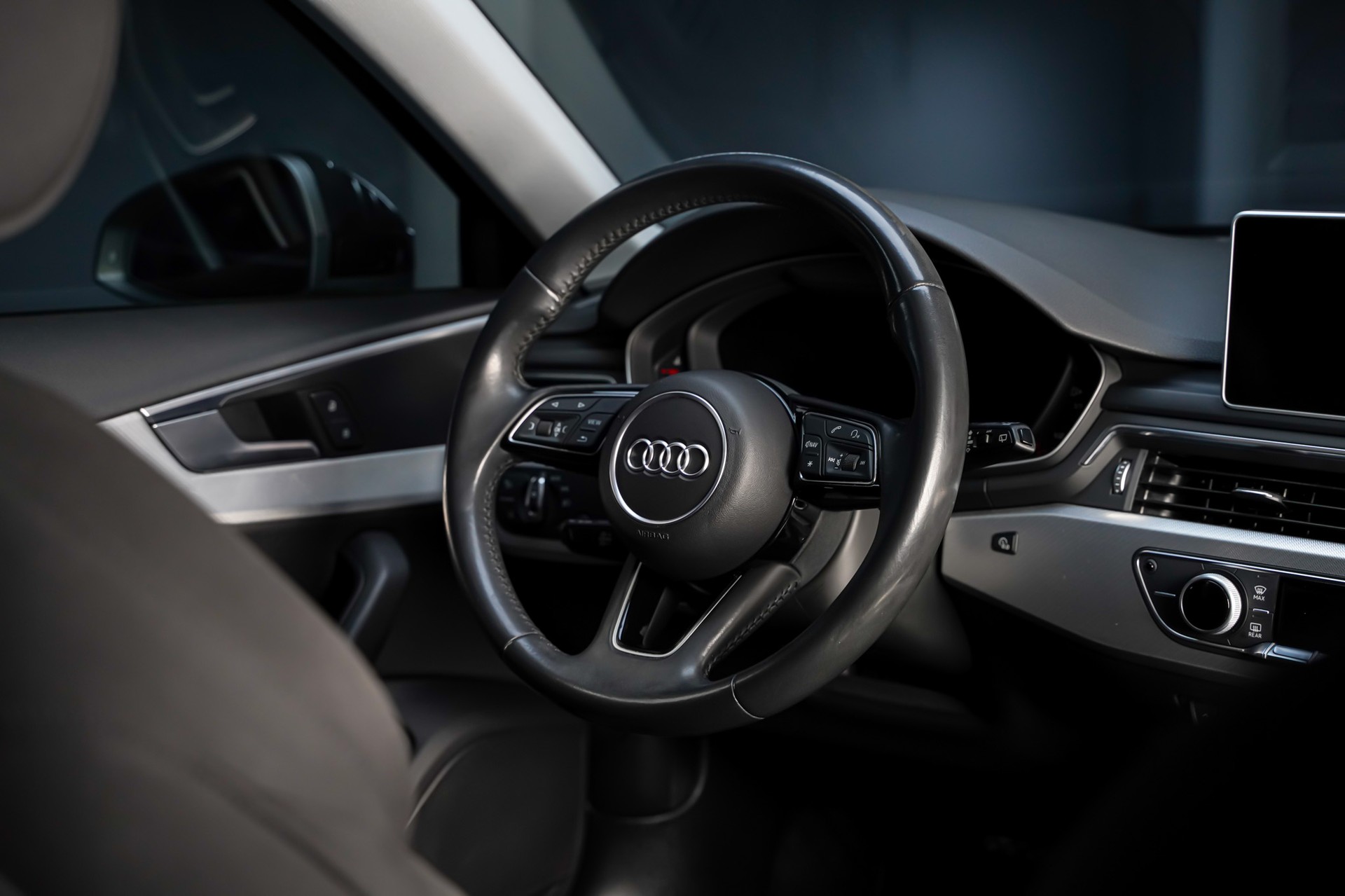 AUDI A4 Avant 40 TDI Sport quattro S-tronic-image-18
